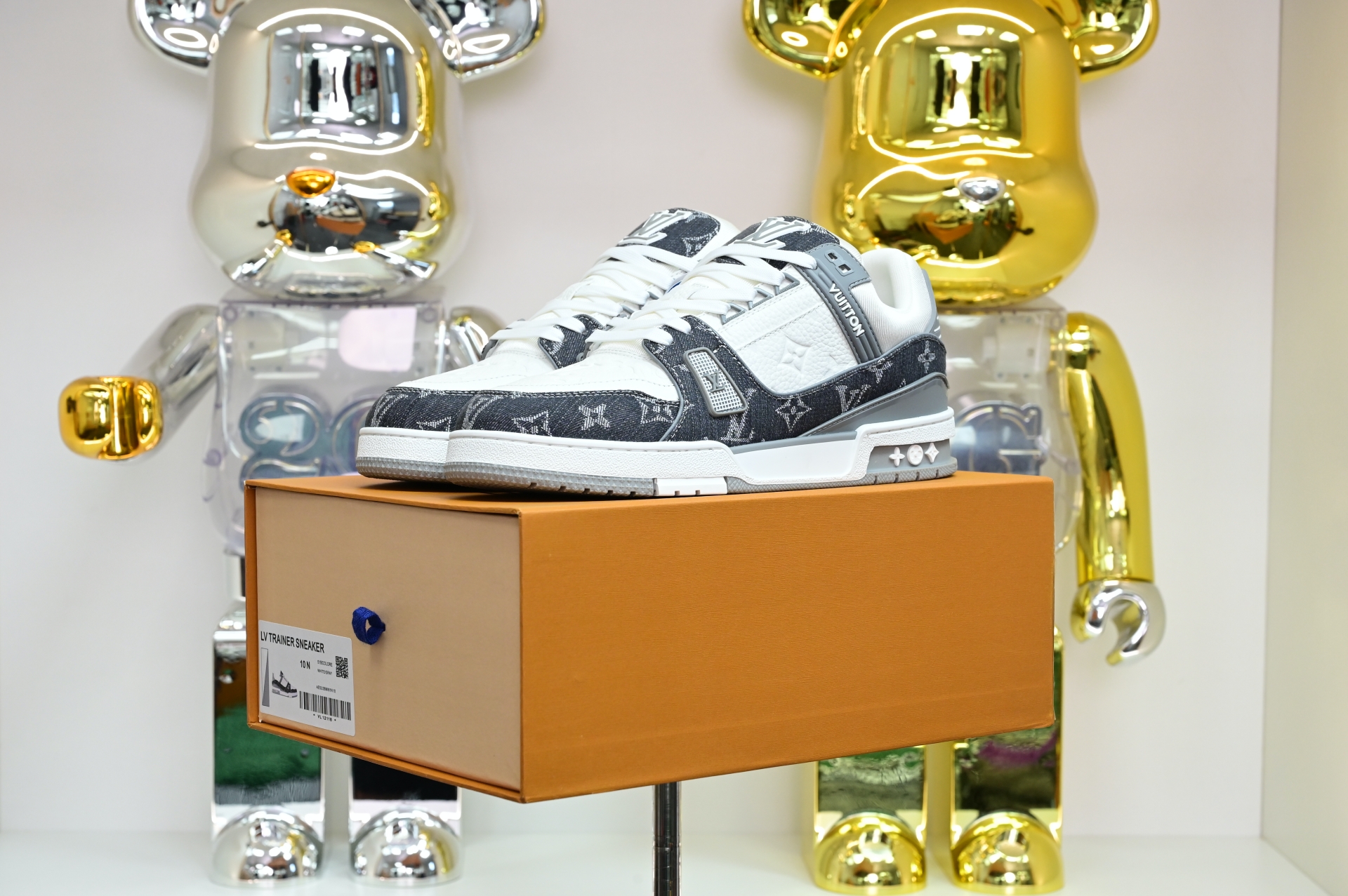 Louis Vuitton  LV   Trainer