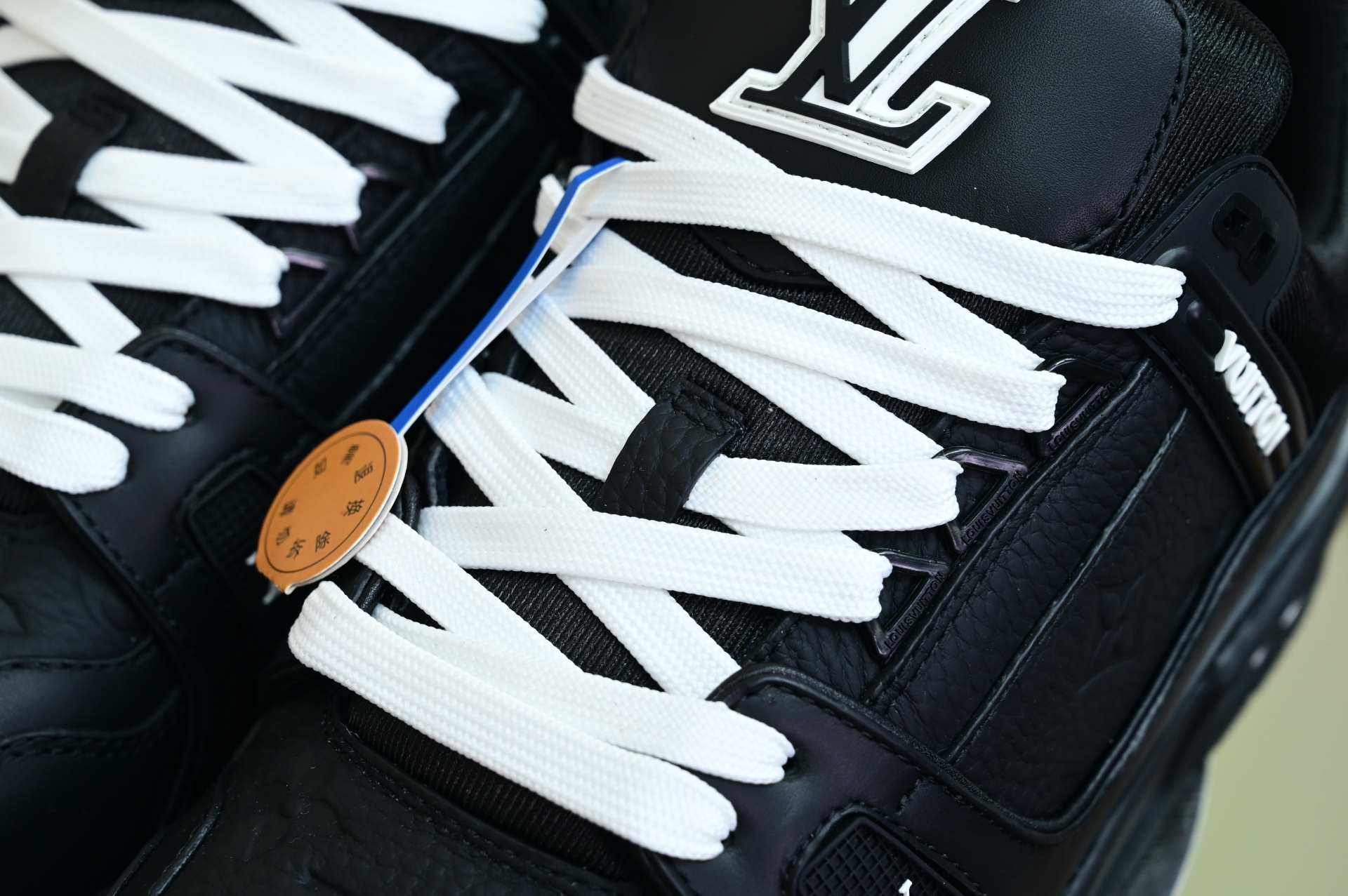 Louis Vuitton  LV   Trainer