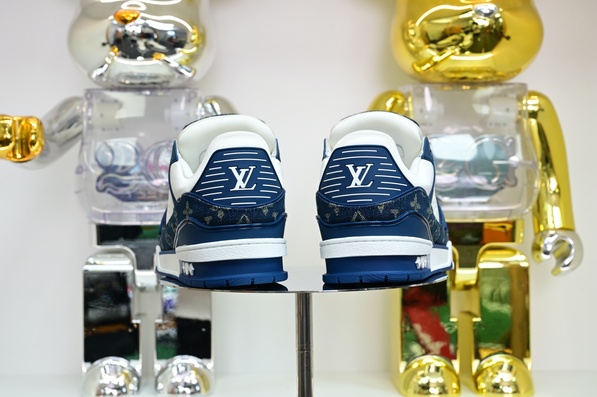 Louis Vuitton  LV    Trainer