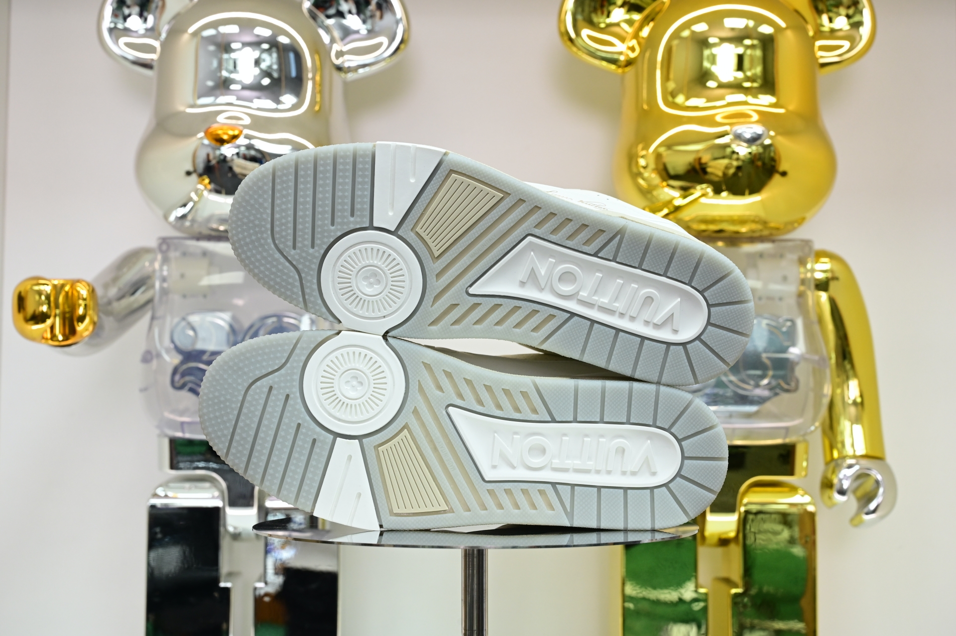 Louis Vuitton  LV   Trainer