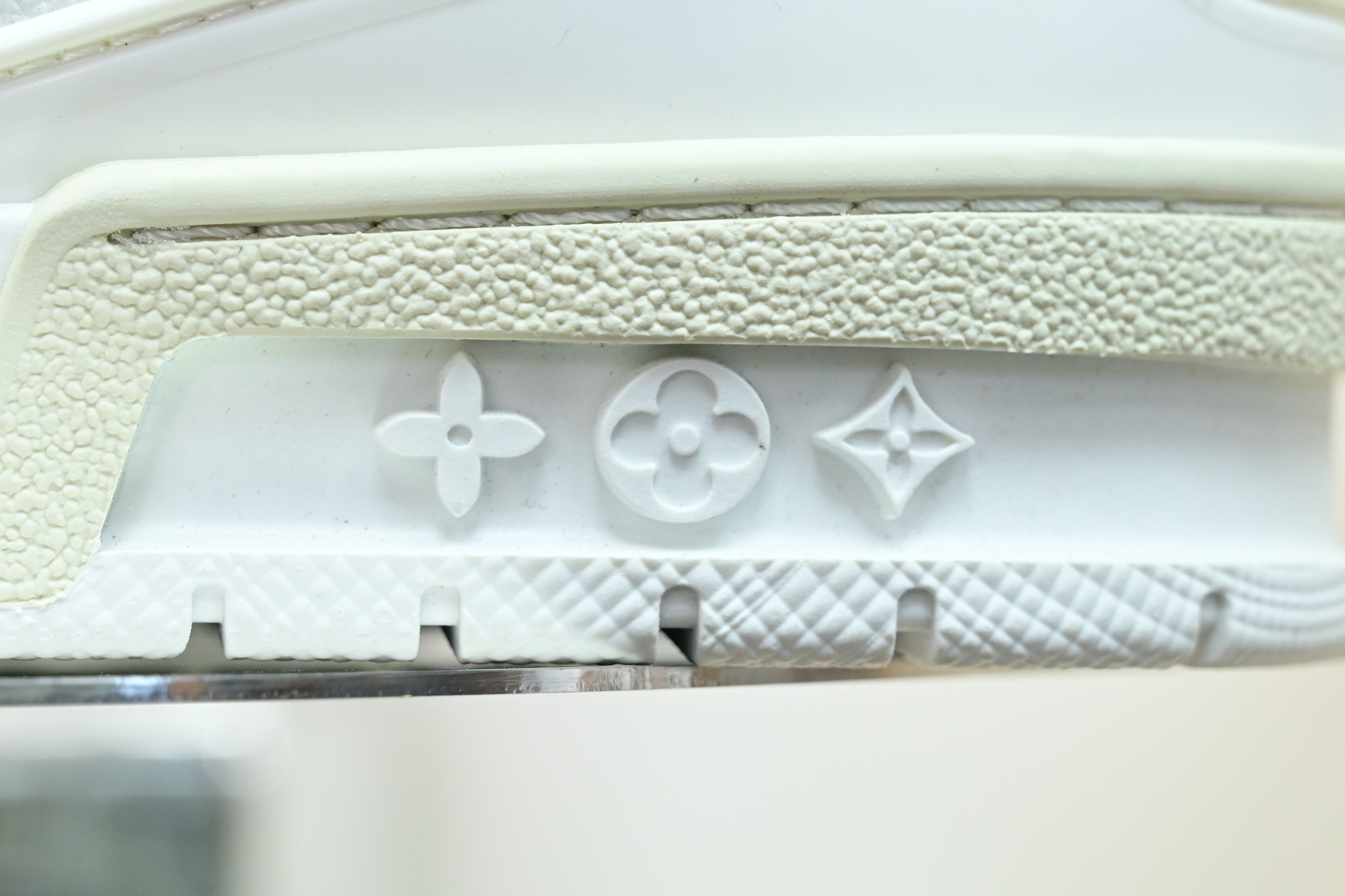 Takashi Murakami x Louis Vuitton  LV  Trainer