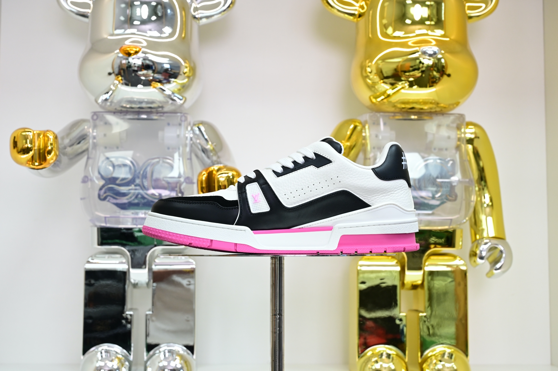 Louis Vuitton  LV   Trainer