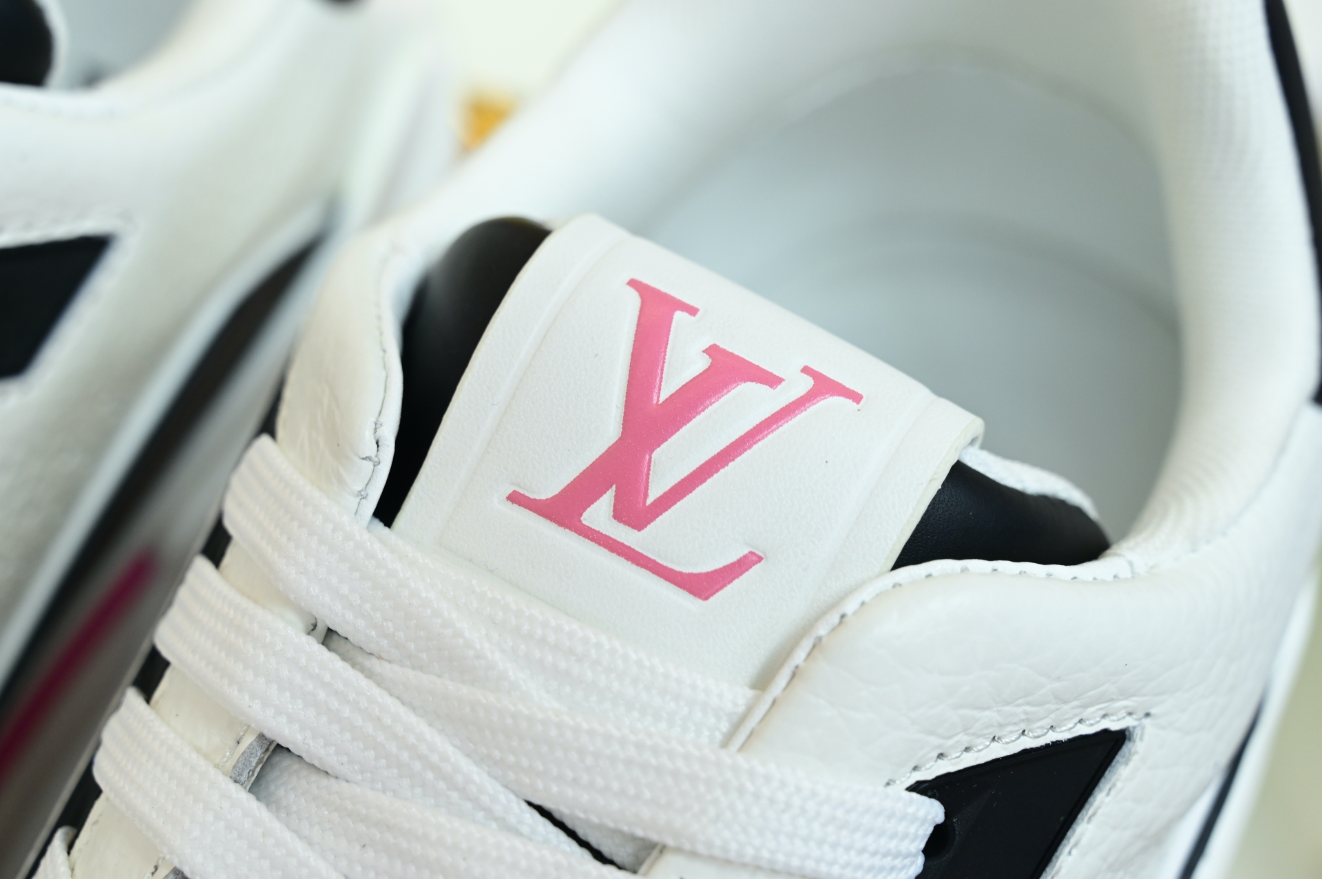 Louis Vuitton  LV   Trainer