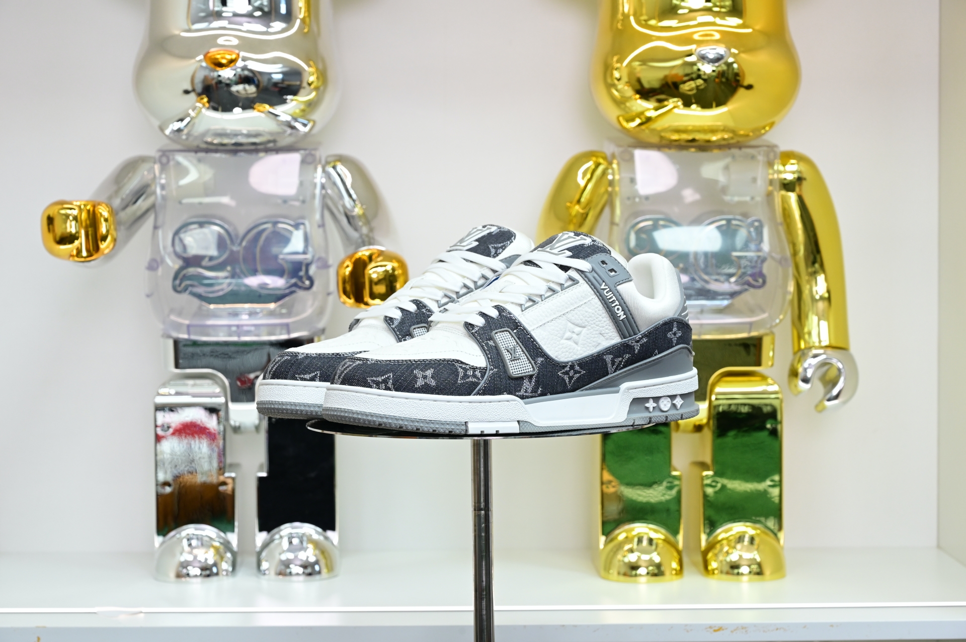 Louis Vuitton  LV   Trainer