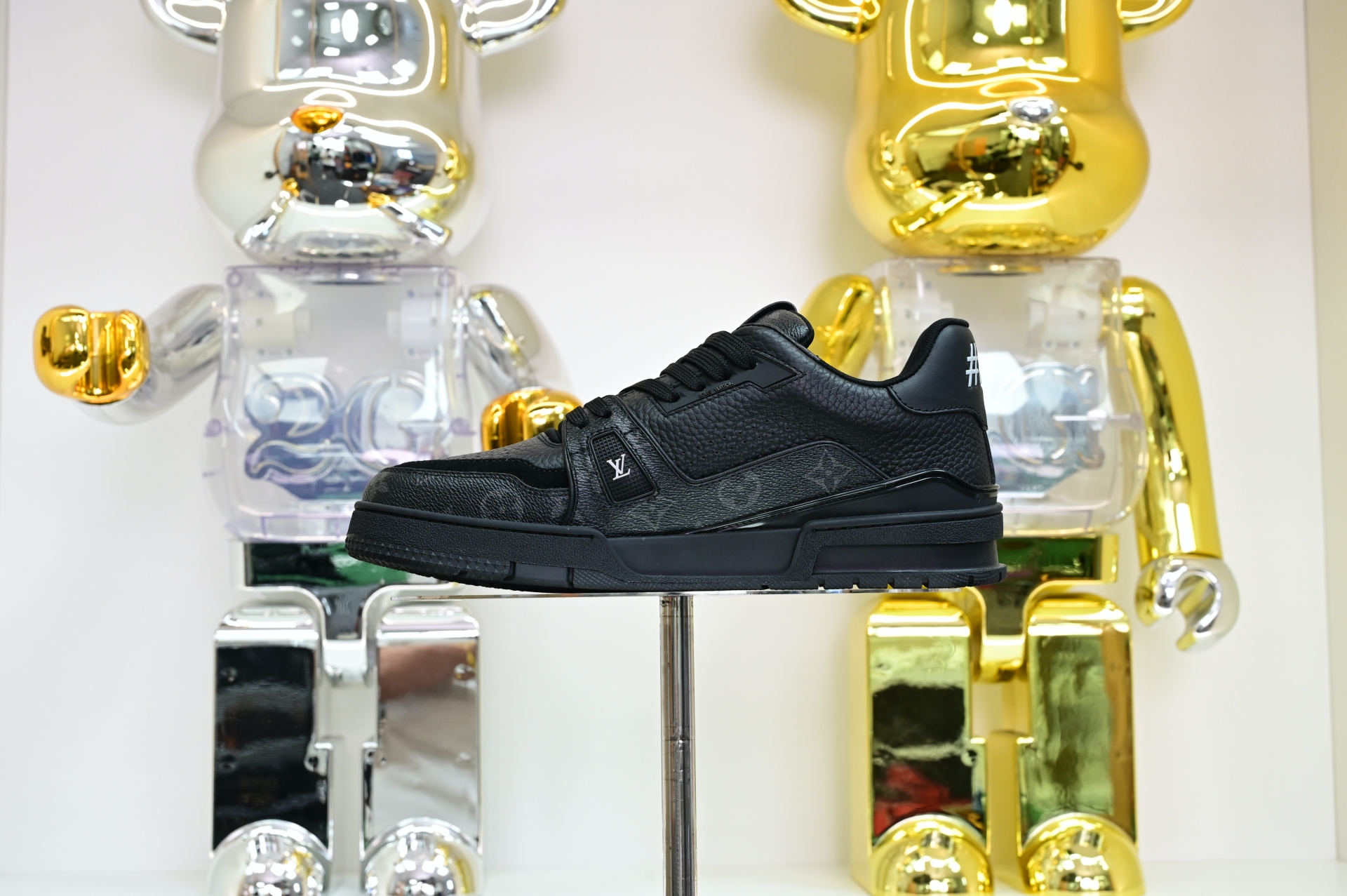Louis Vuitton  LV   Trainer