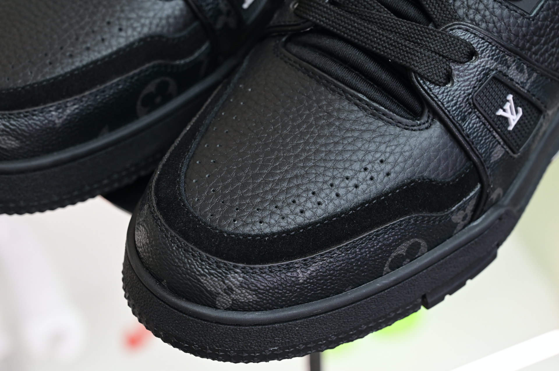 Louis Vuitton  LV   Trainer