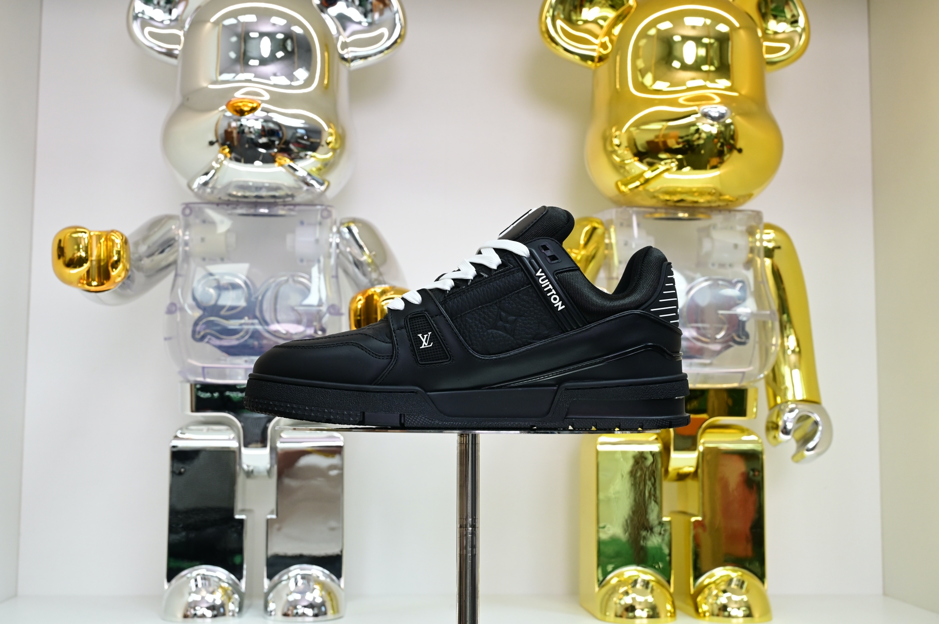 Louis Vuitton  LV   Trainer