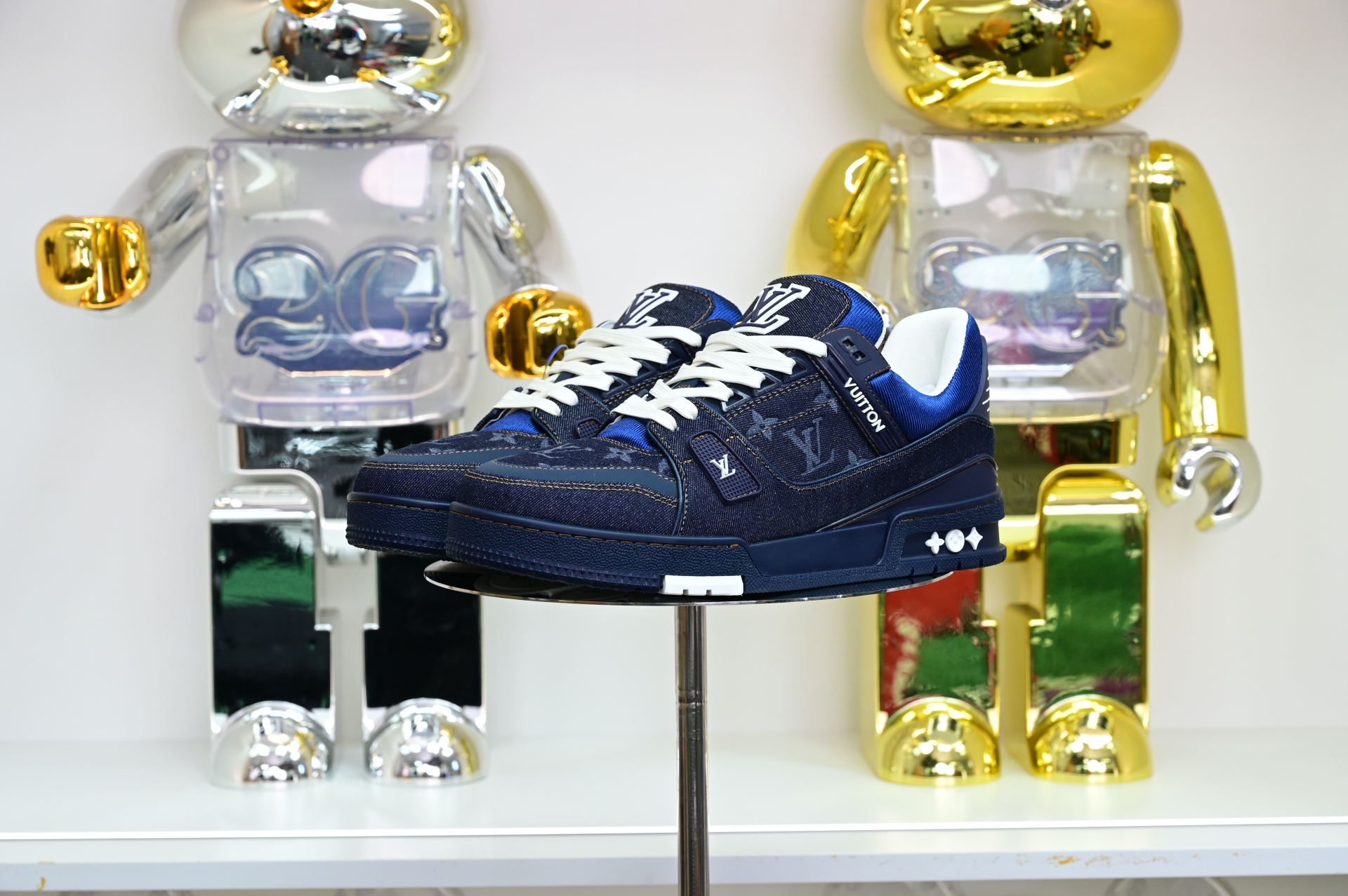 Louis Vuitton  LV   Trainer