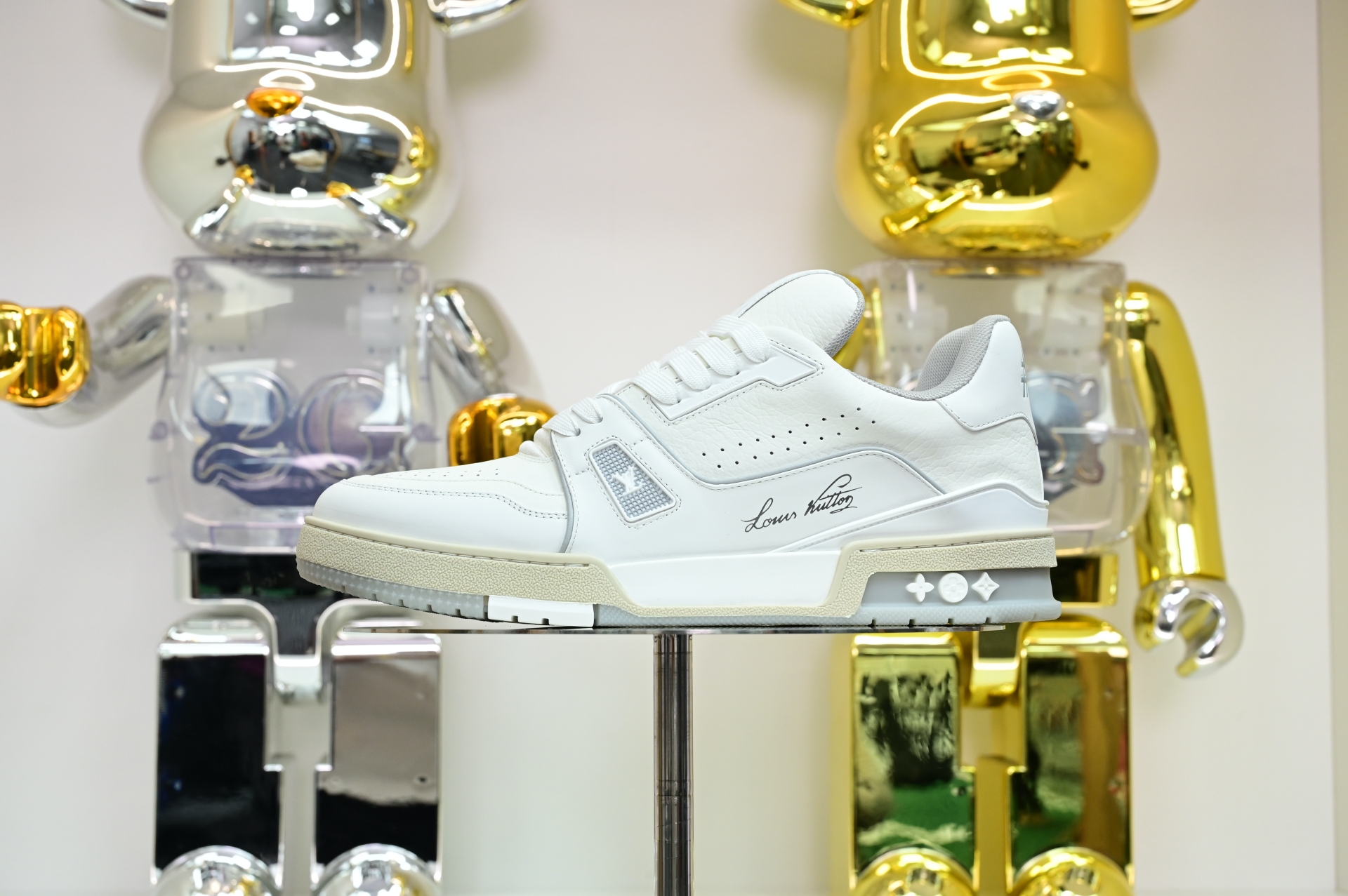 Louis Vuitton  LV   Trainer