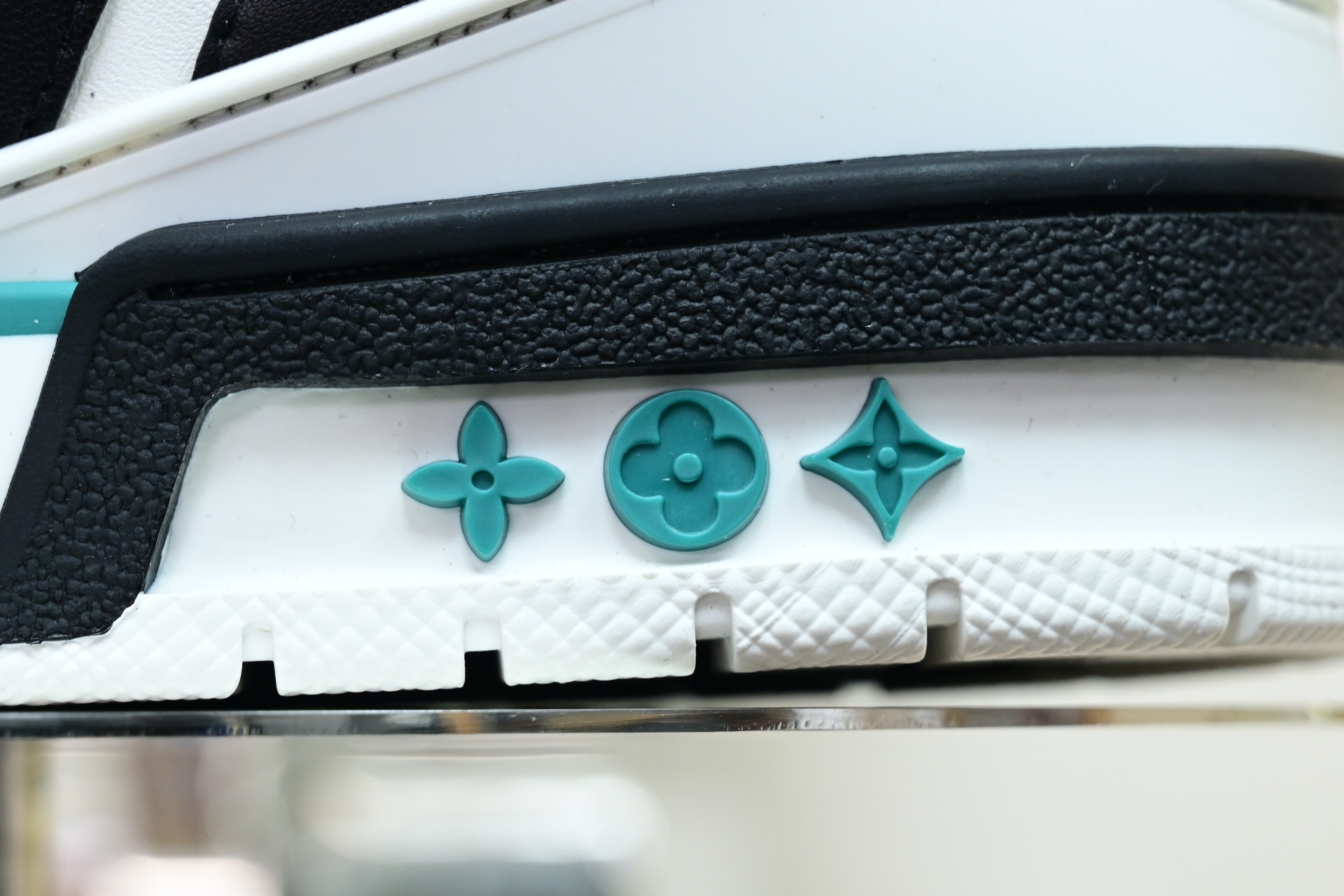 Louis Vuitton  LV  Skate