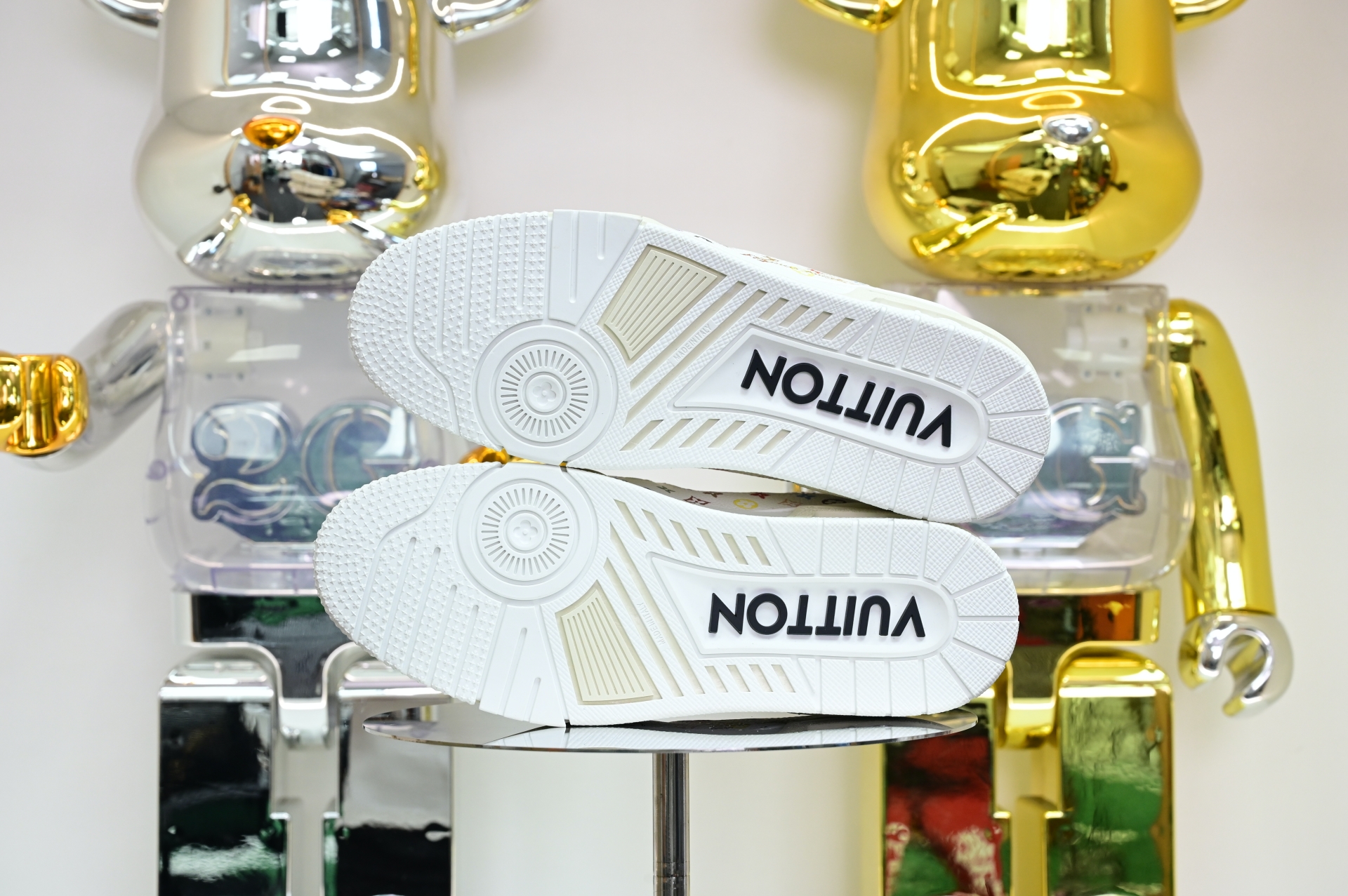 Takashi Murakami x Louis Vuitton  LV  Trainer