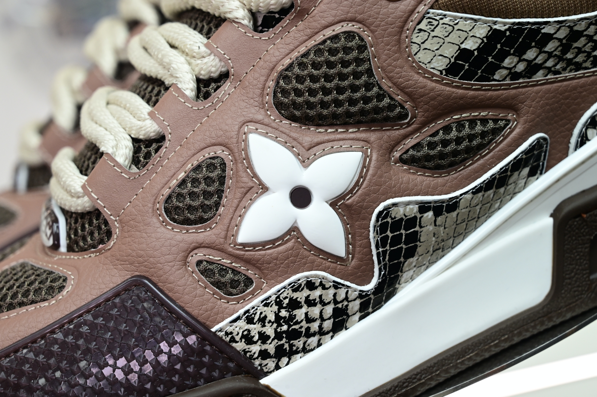 Louis Vuitton  LV  Skate