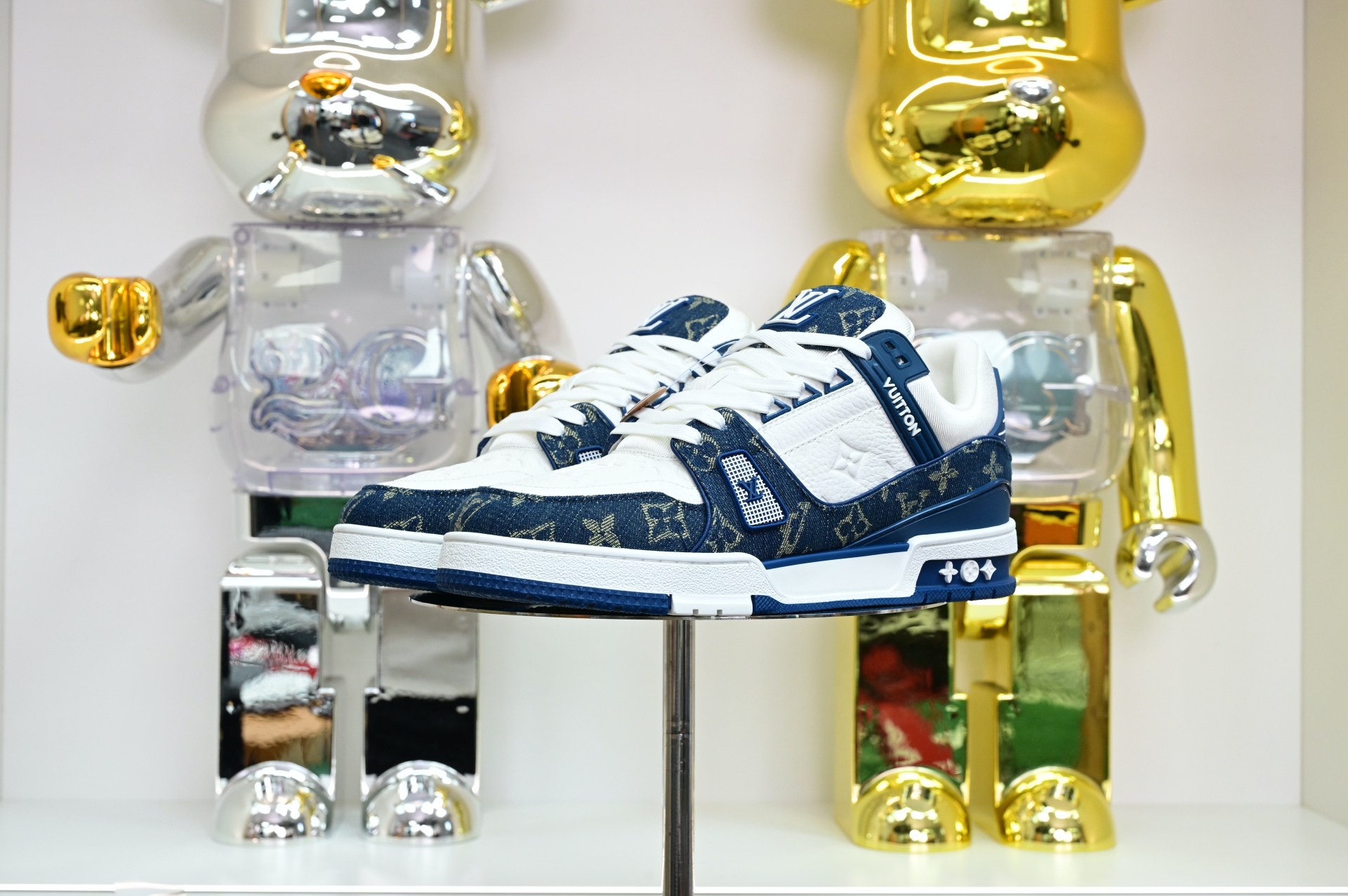 Louis Vuitton  LV    Trainer