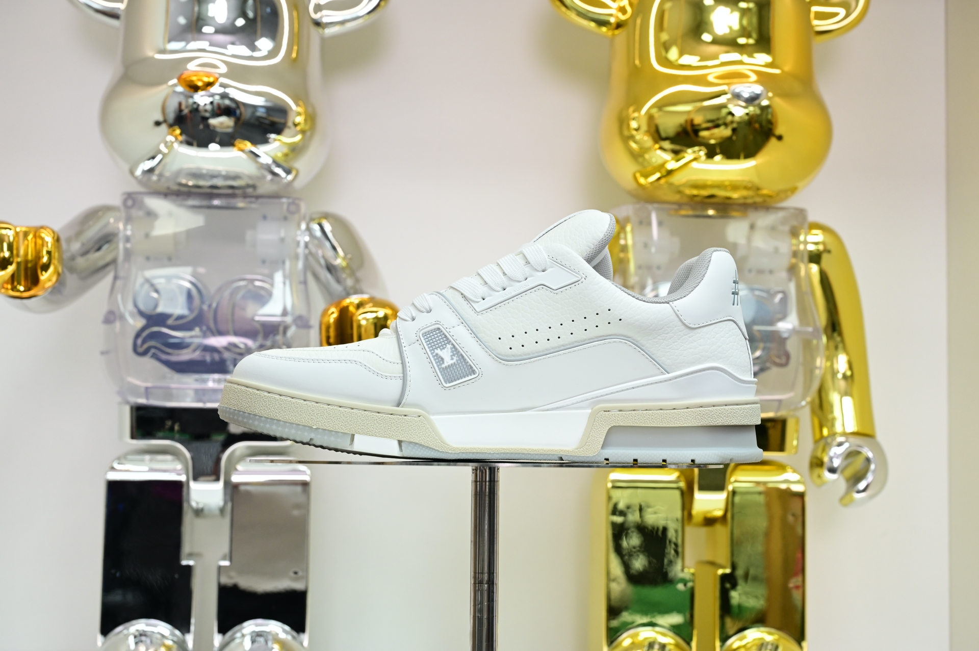 Louis Vuitton  LV   Trainer