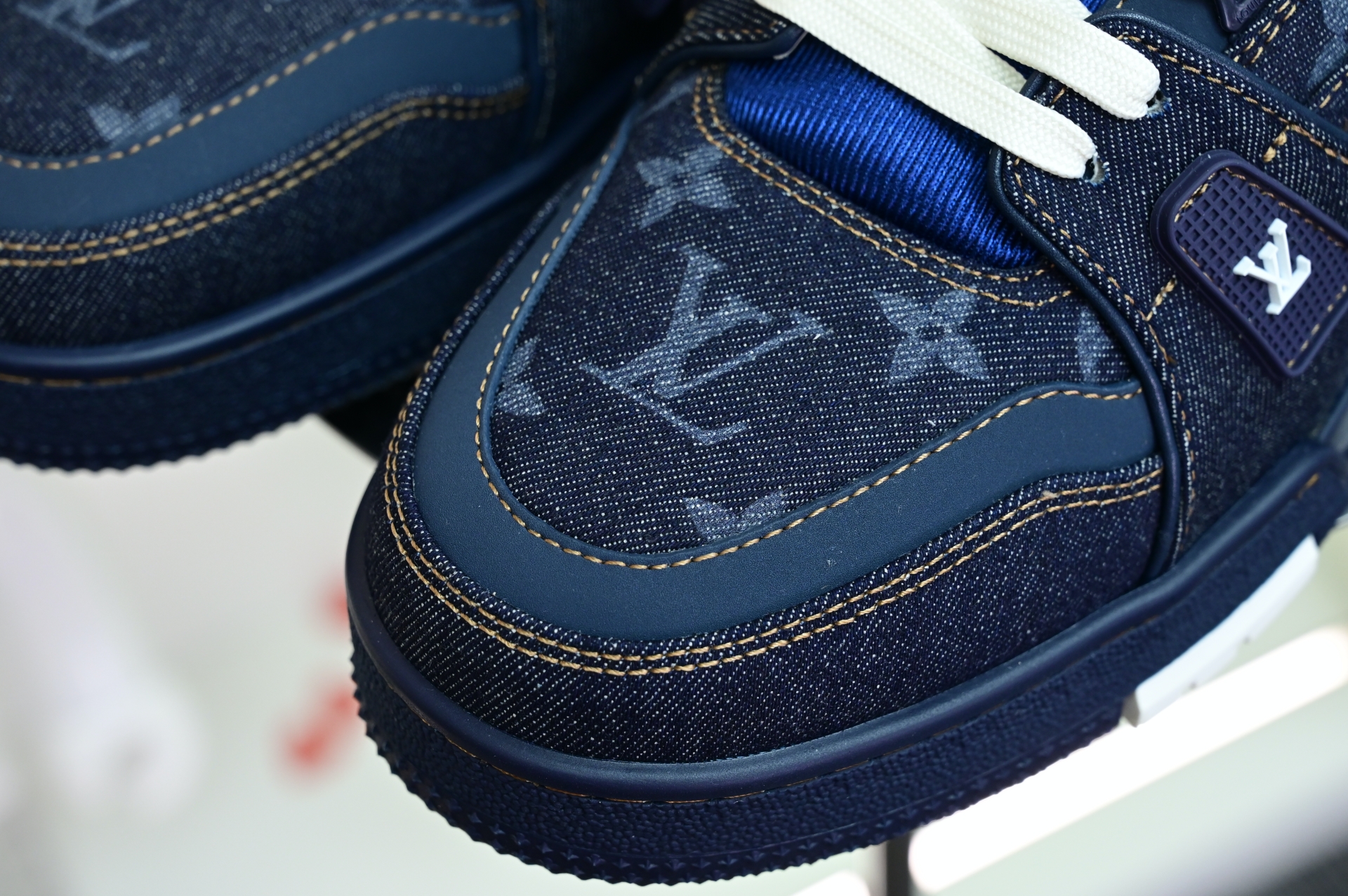 Louis Vuitton  LV   Trainer