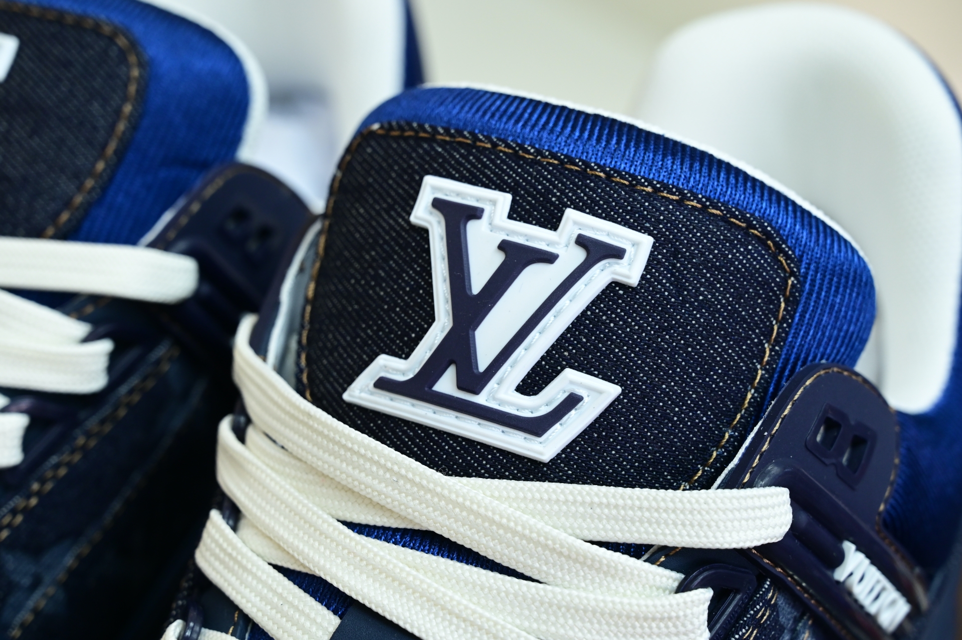 Louis Vuitton  LV   Trainer