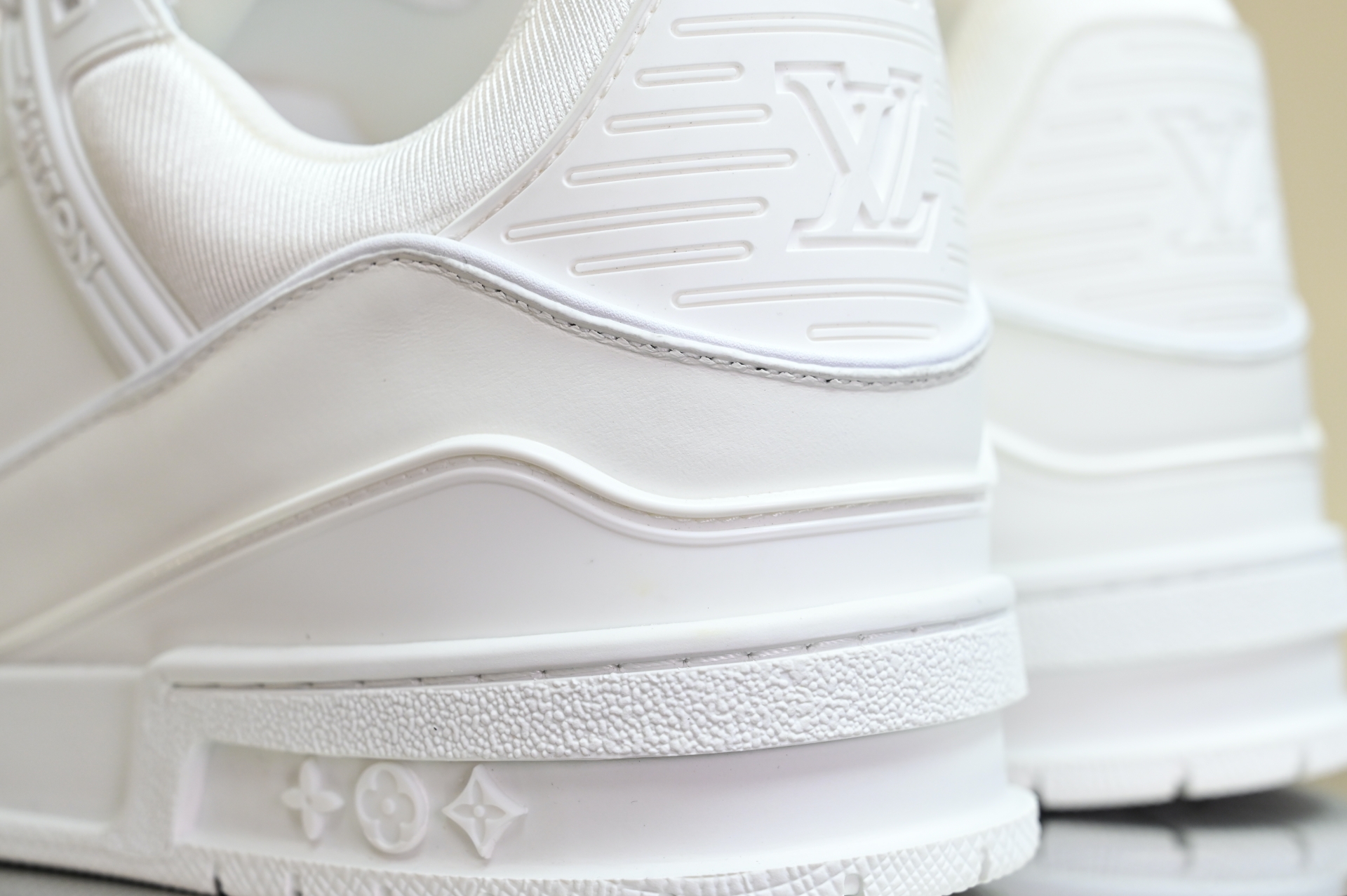 Louis Vuitton  LV   Trainer