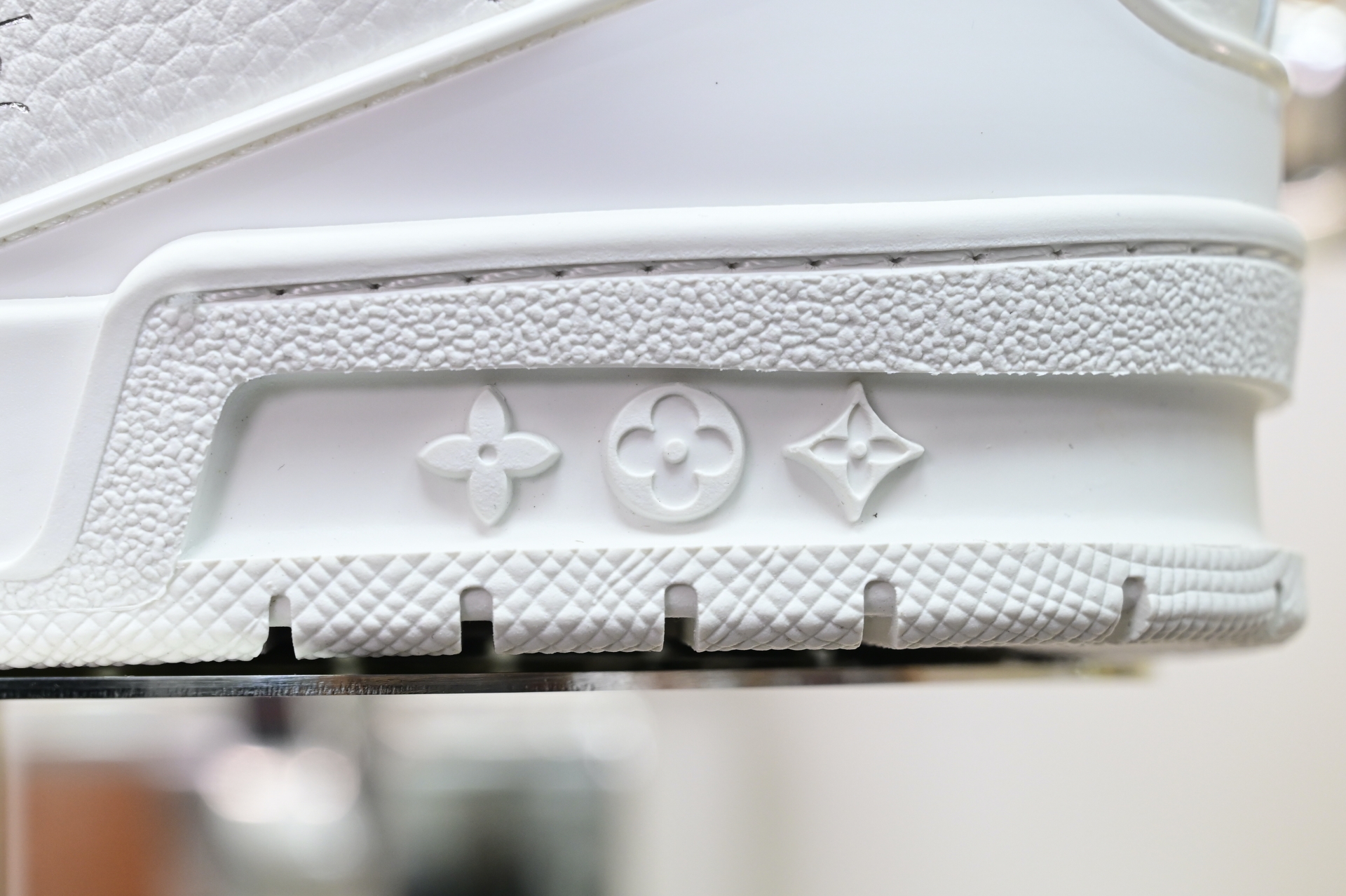 Louis Vuitton  LV   Trainer