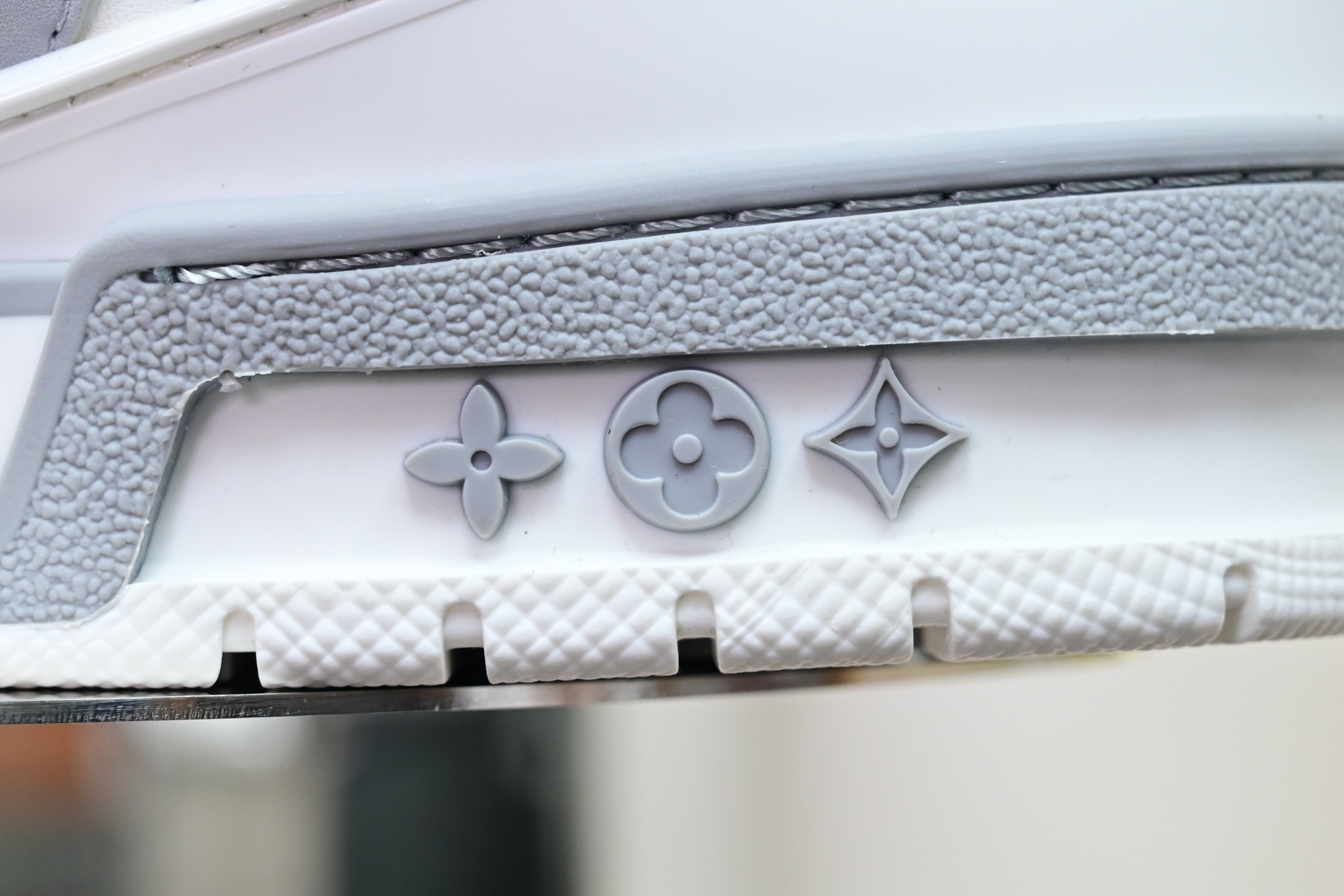 Louis Vuitton  LV  Skate