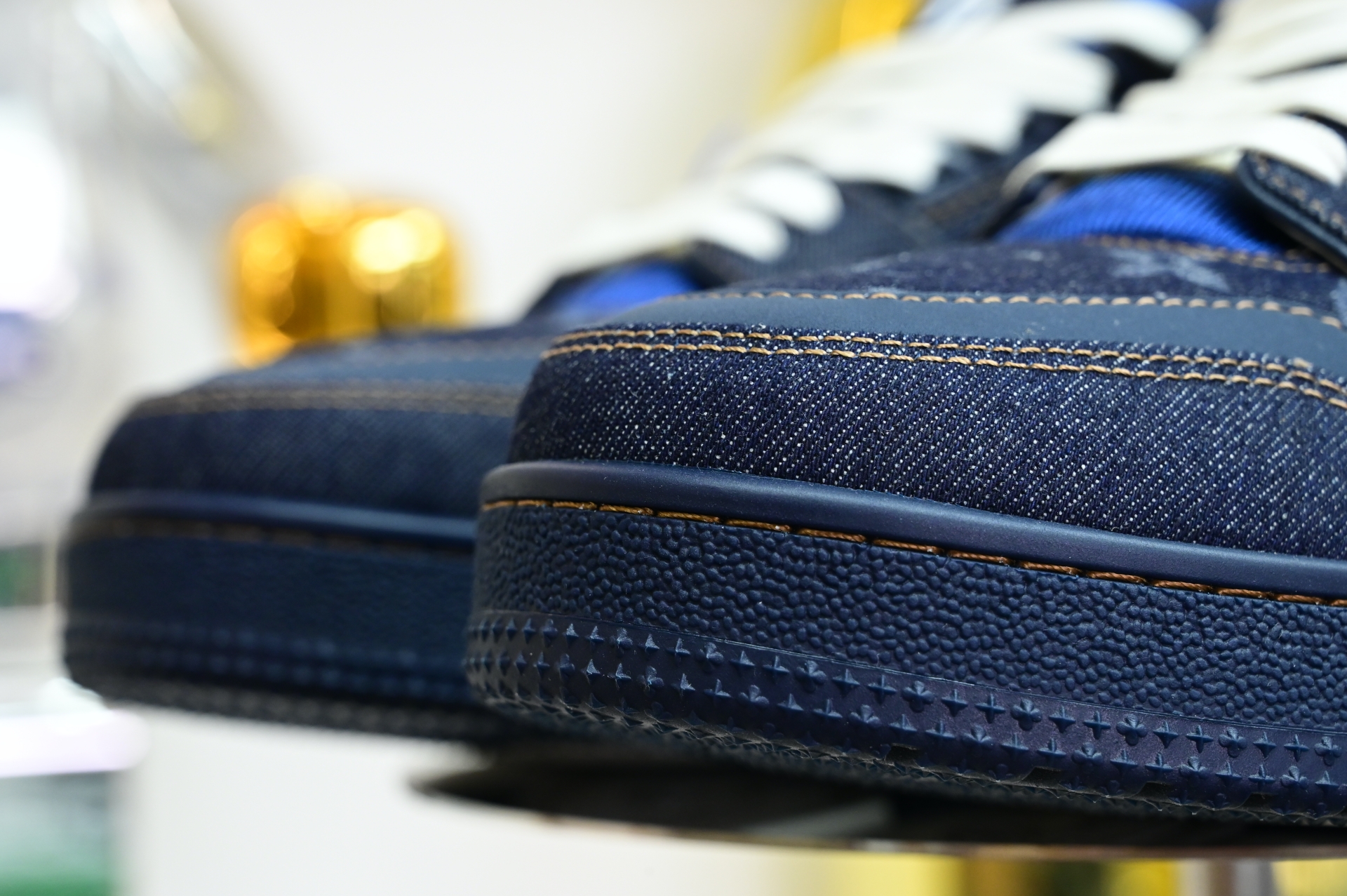 Louis Vuitton  LV   Trainer