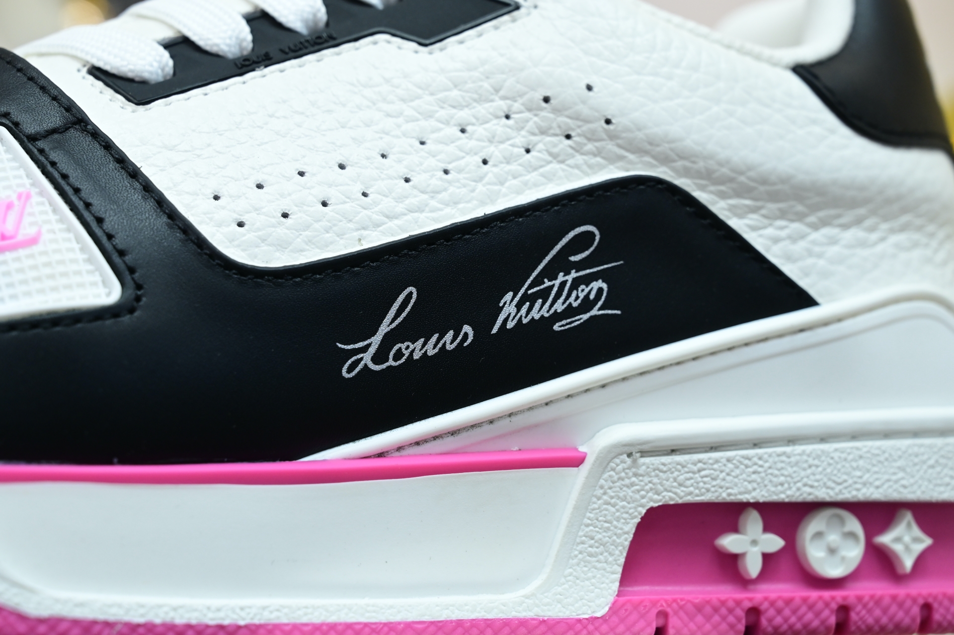 Louis Vuitton  LV   Trainer