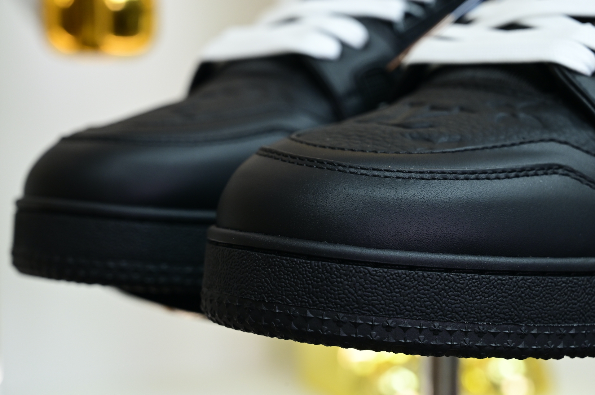 Louis Vuitton  LV   Trainer