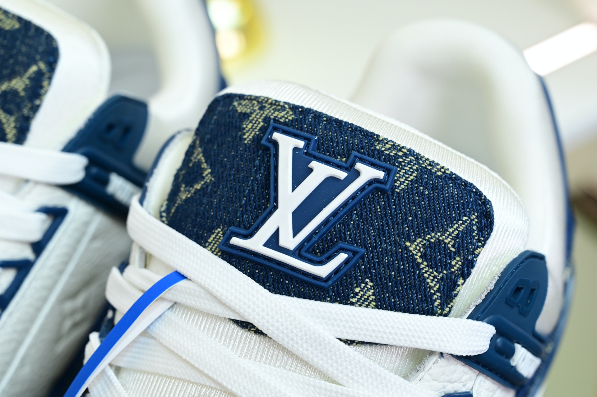 Louis Vuitton  LV    Trainer