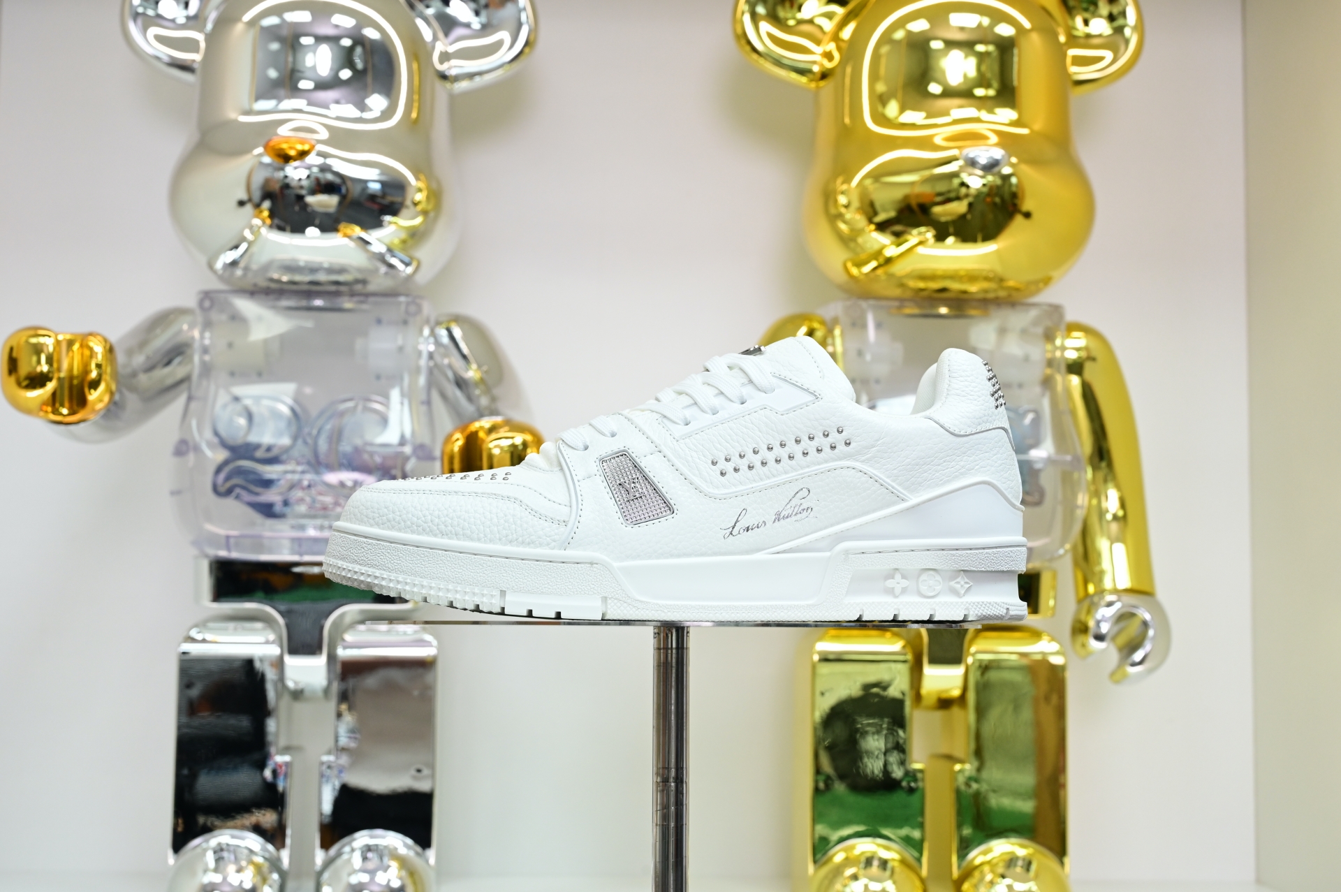 Louis Vuitton  LV   Trainer