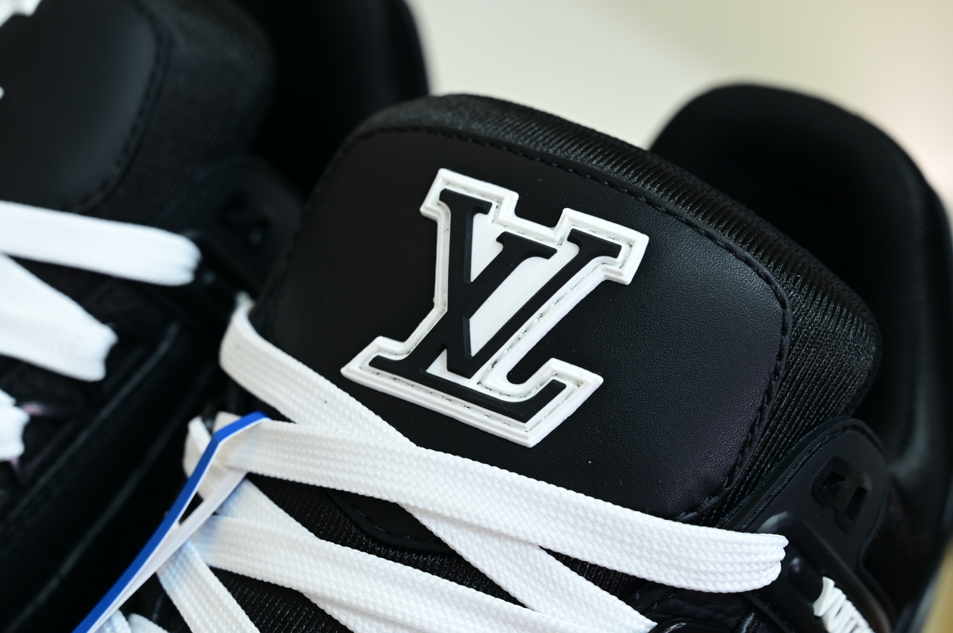 Louis Vuitton  LV   Trainer