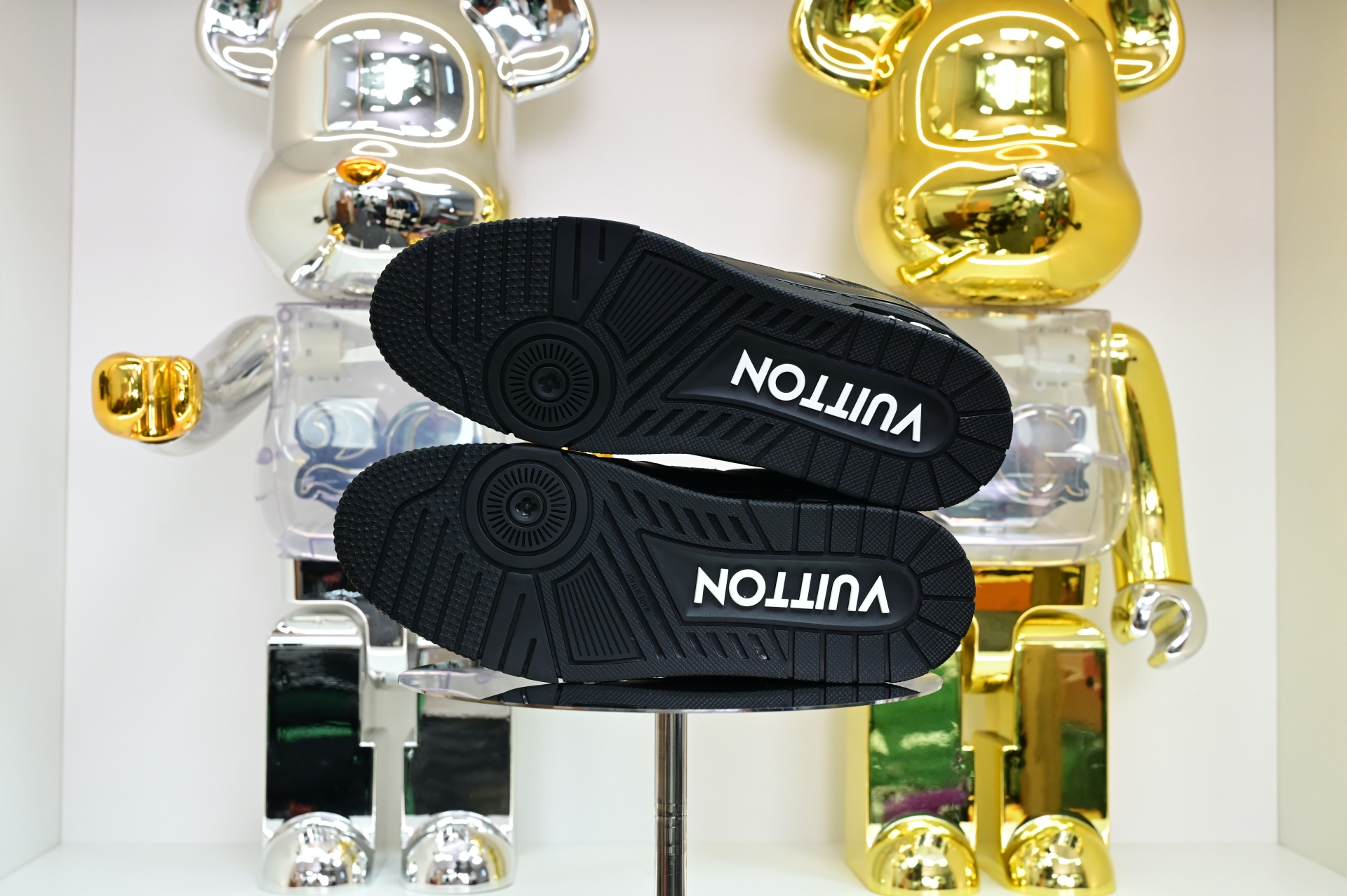 Louis Vuitton  LV   Trainer