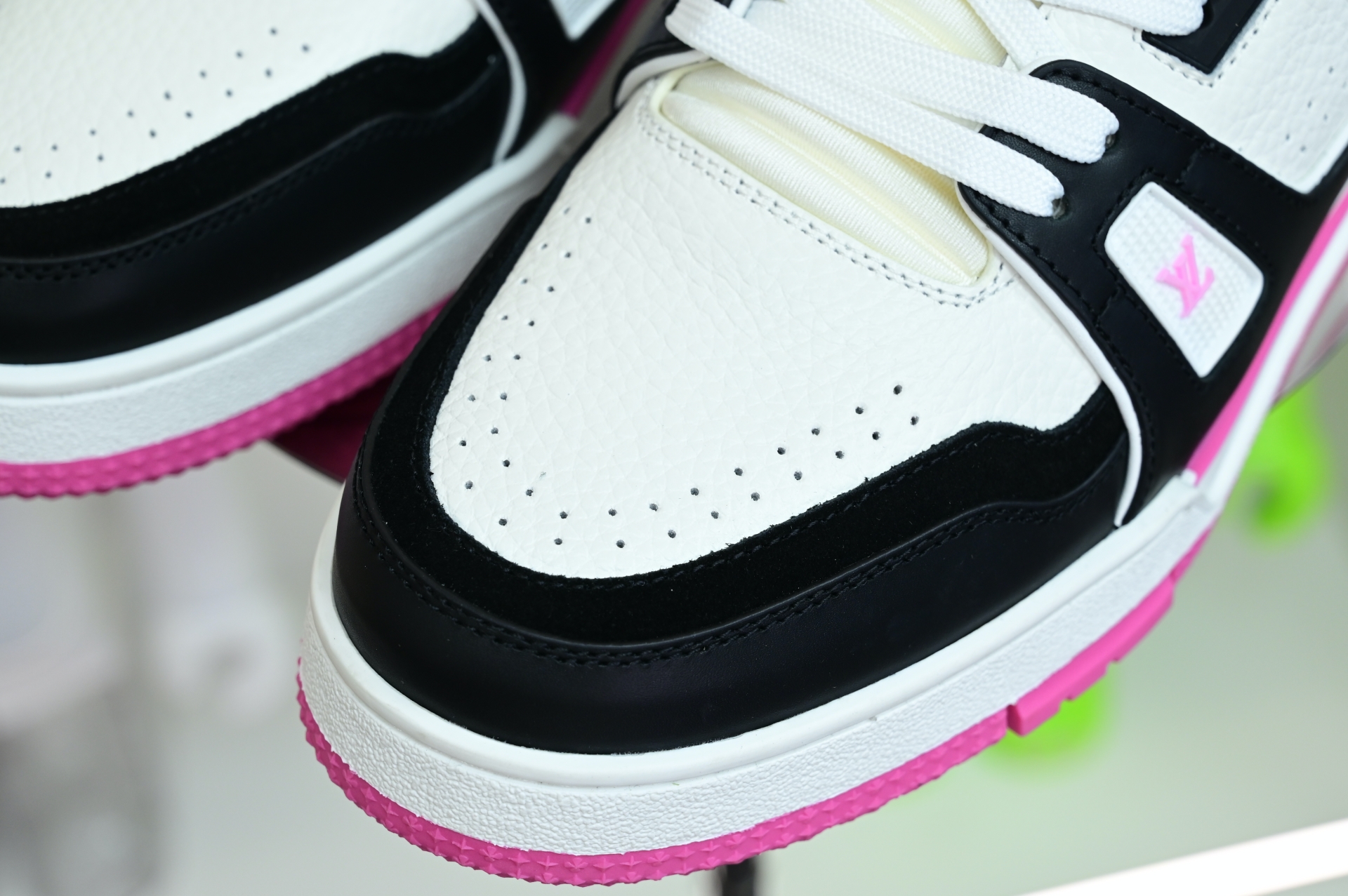 Louis Vuitton  LV   Trainer