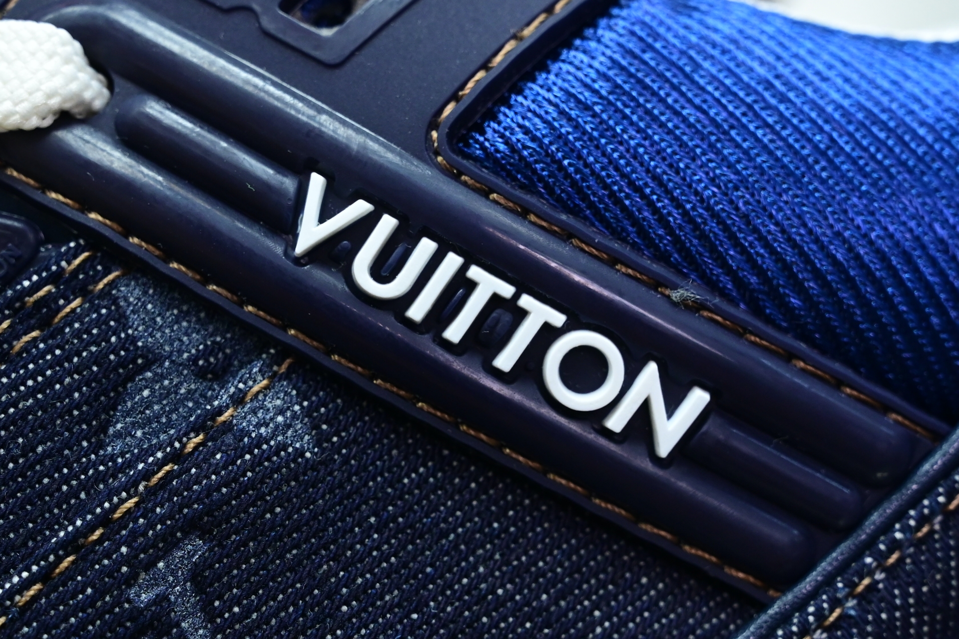 Louis Vuitton  LV   Trainer