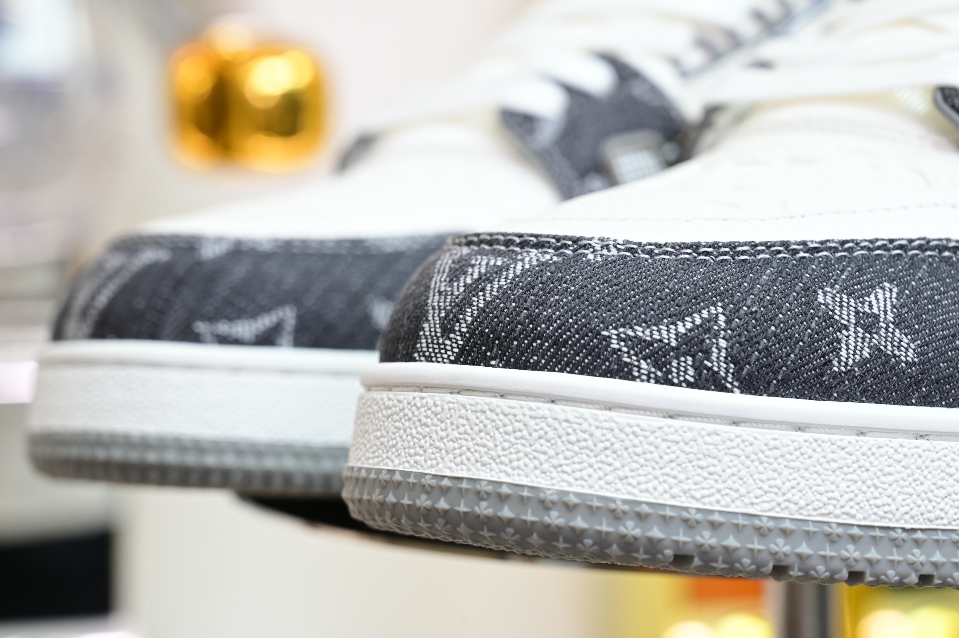 Louis Vuitton  LV   Trainer