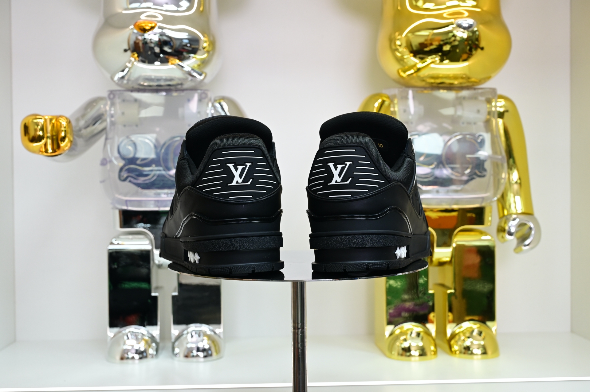 Louis Vuitton  LV   Trainer