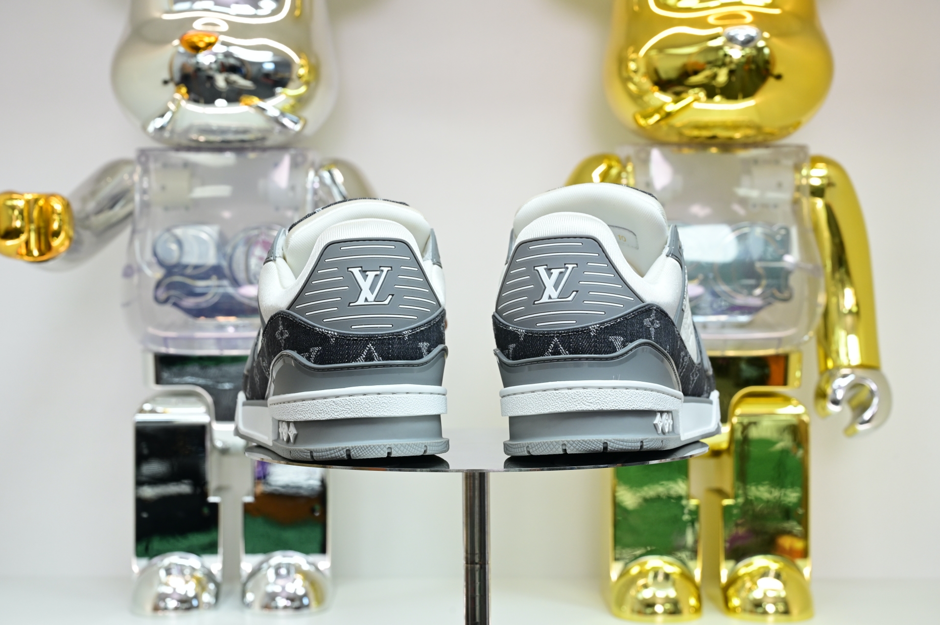 Louis Vuitton  LV   Trainer