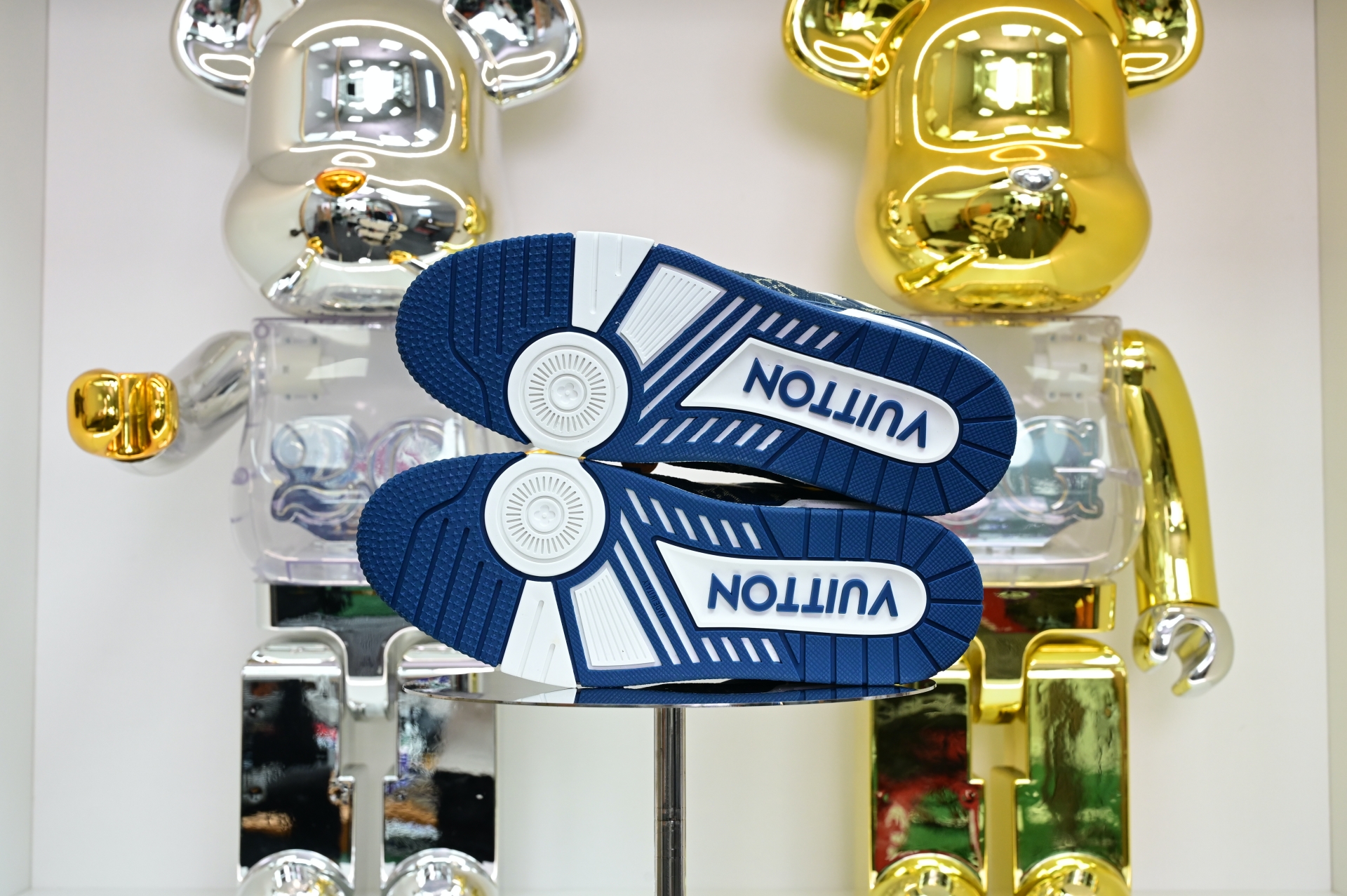 Louis Vuitton  LV    Trainer