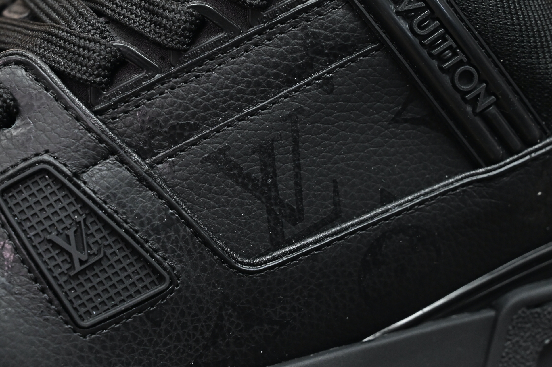 Louis Vuitton  LV  Skate