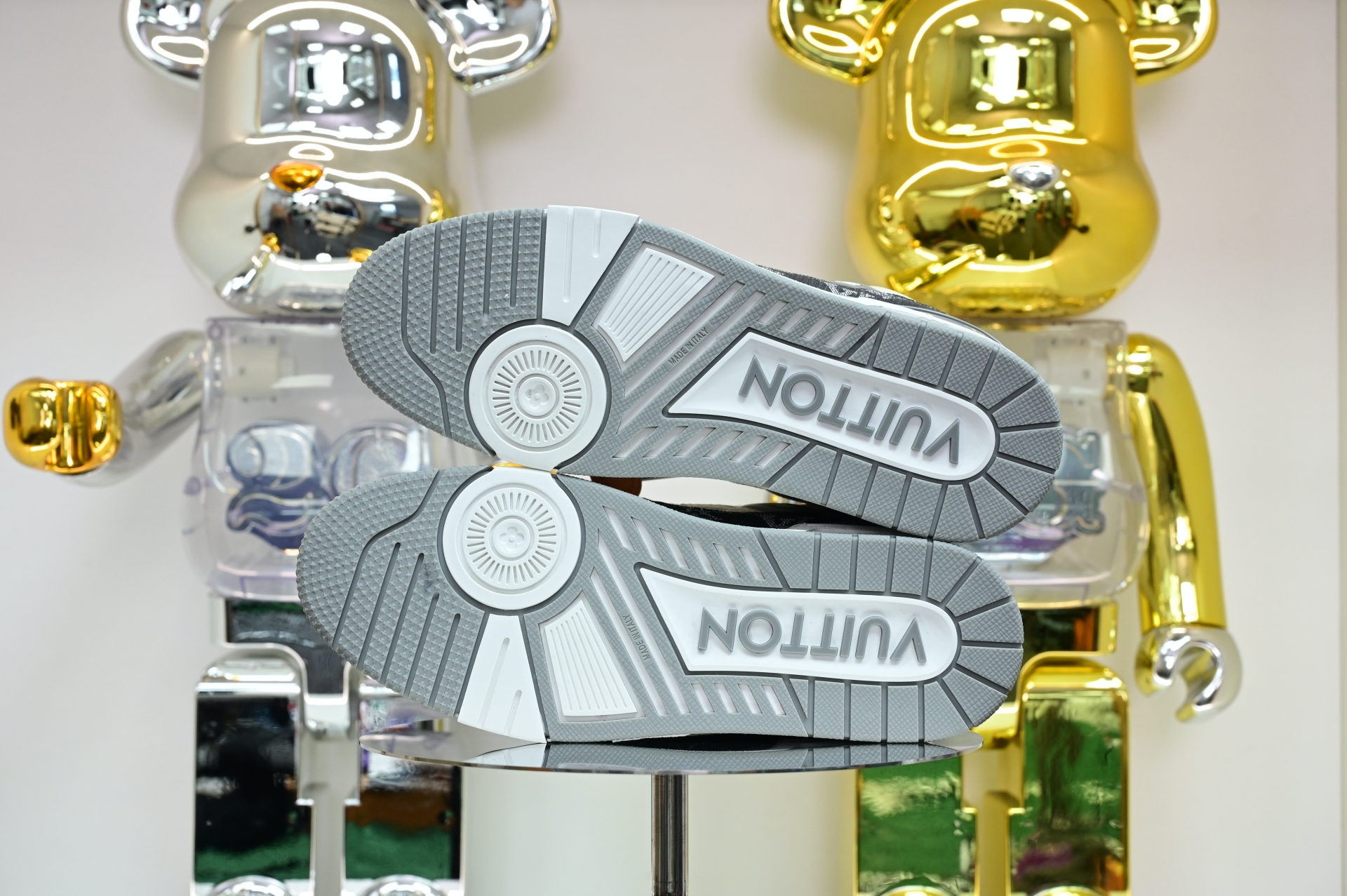 Louis Vuitton  LV   Trainer