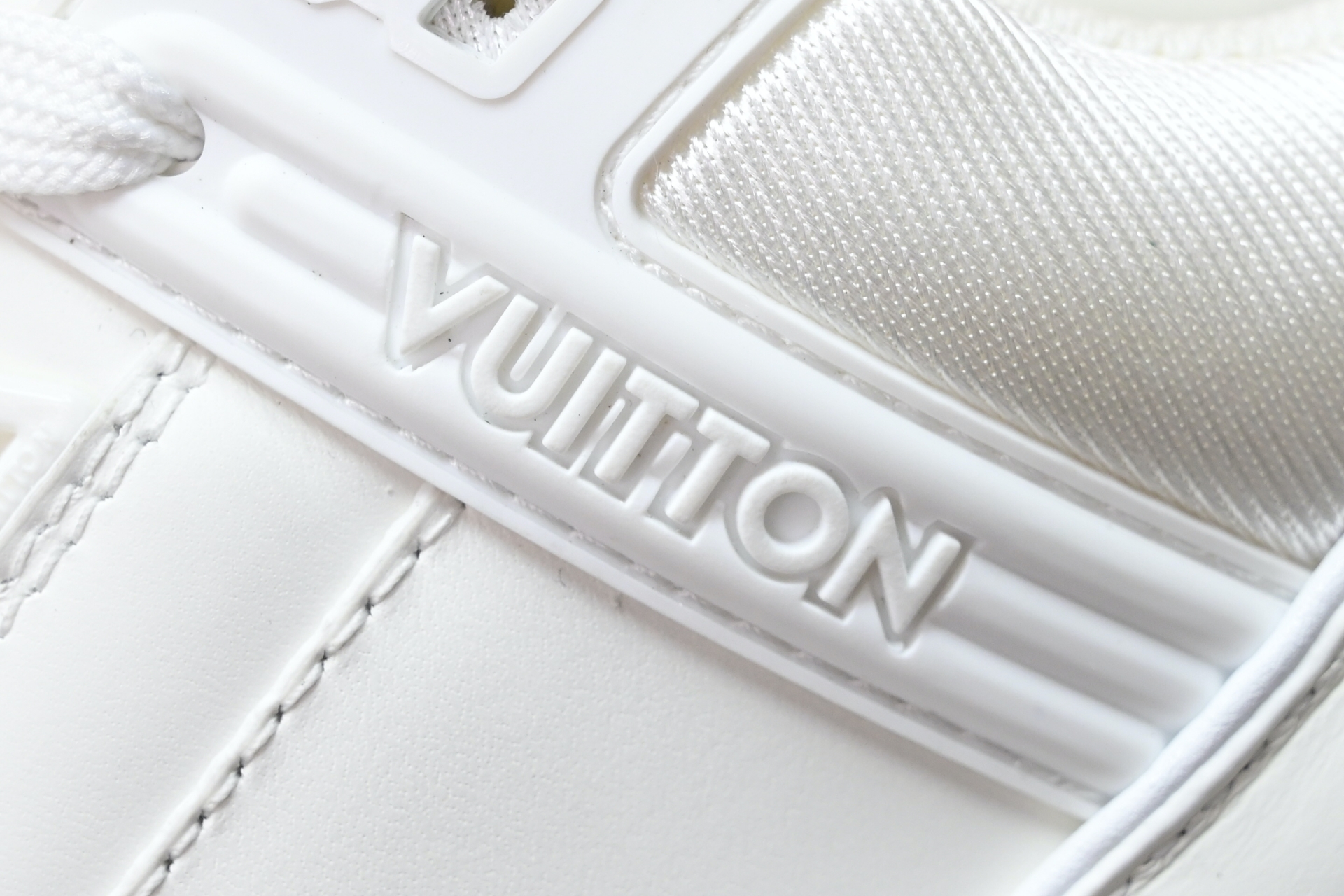 Louis Vuitton  LV   Trainer
