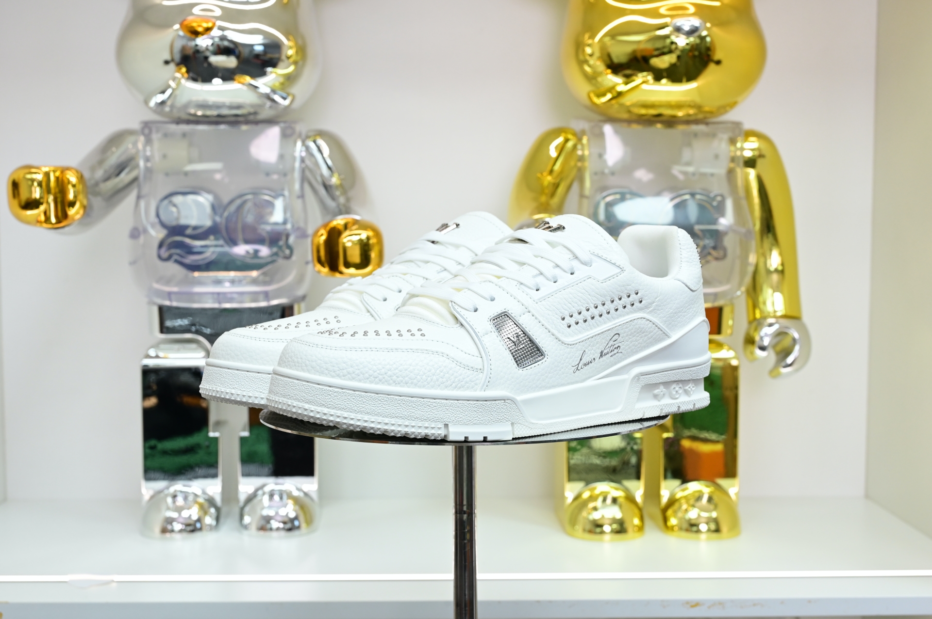 Louis Vuitton  LV   Trainer