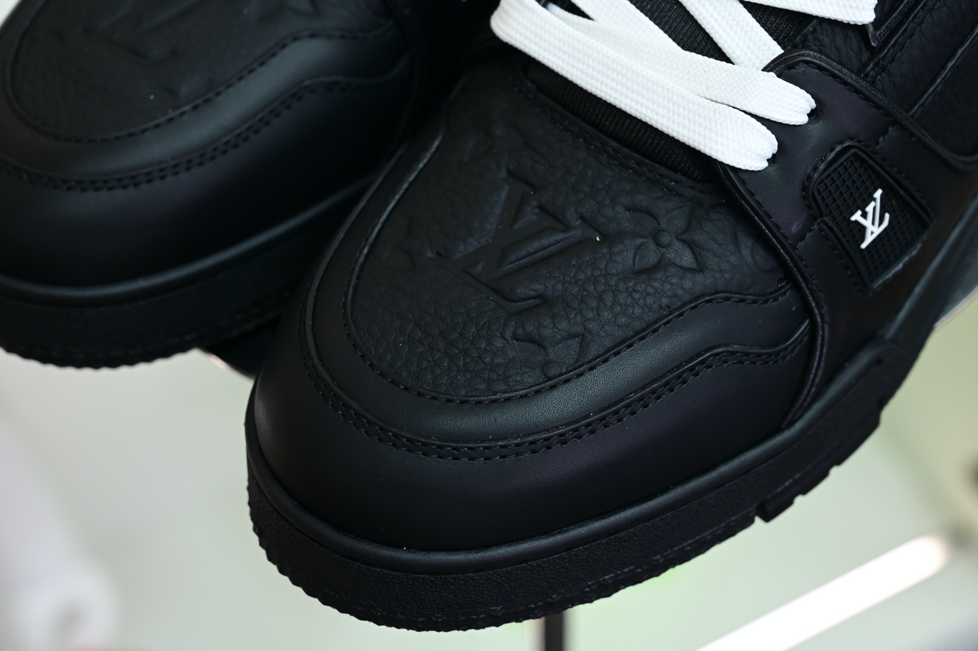 Louis Vuitton  LV   Trainer