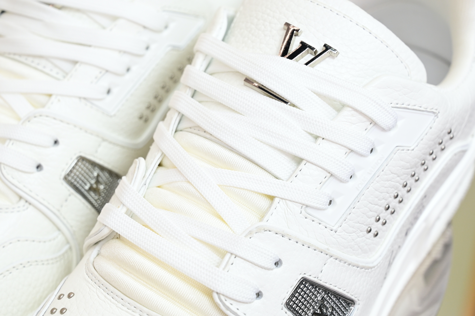 Louis Vuitton  LV   Trainer