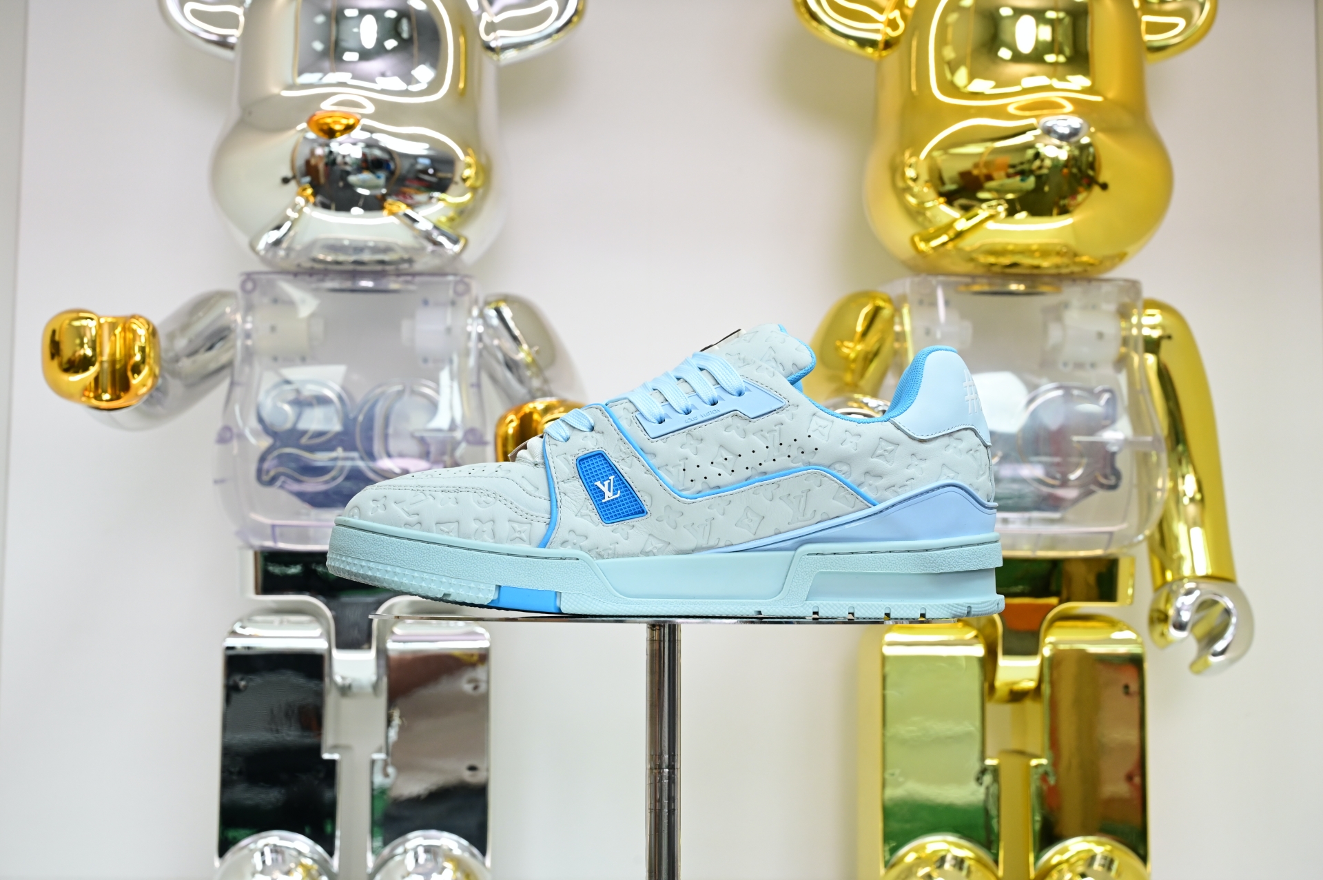 Louis Vuitton  LV   Trainer