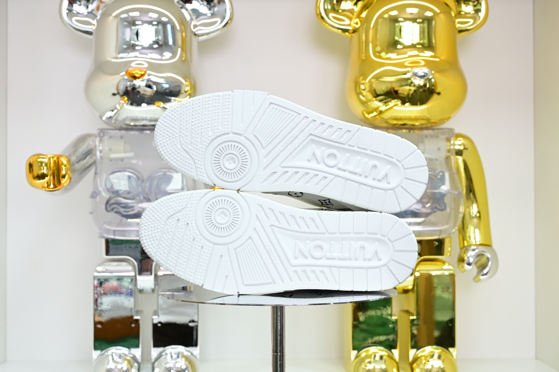 Louis Vuitton  LV   Trainer