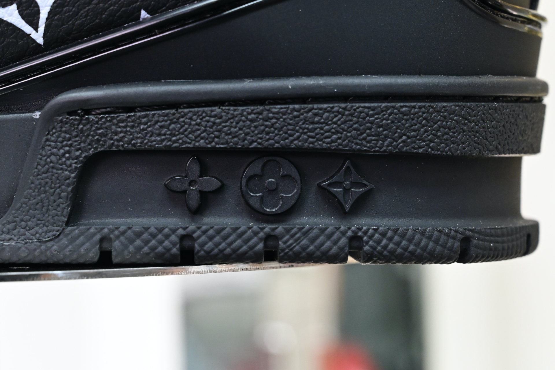 Louis Vuitton  LV   Trainer