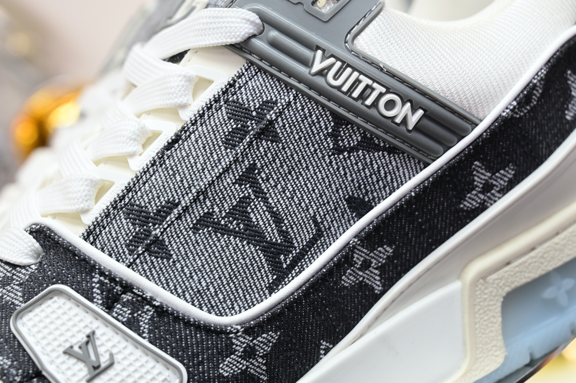 Louis Vuitton  LV   Trainer