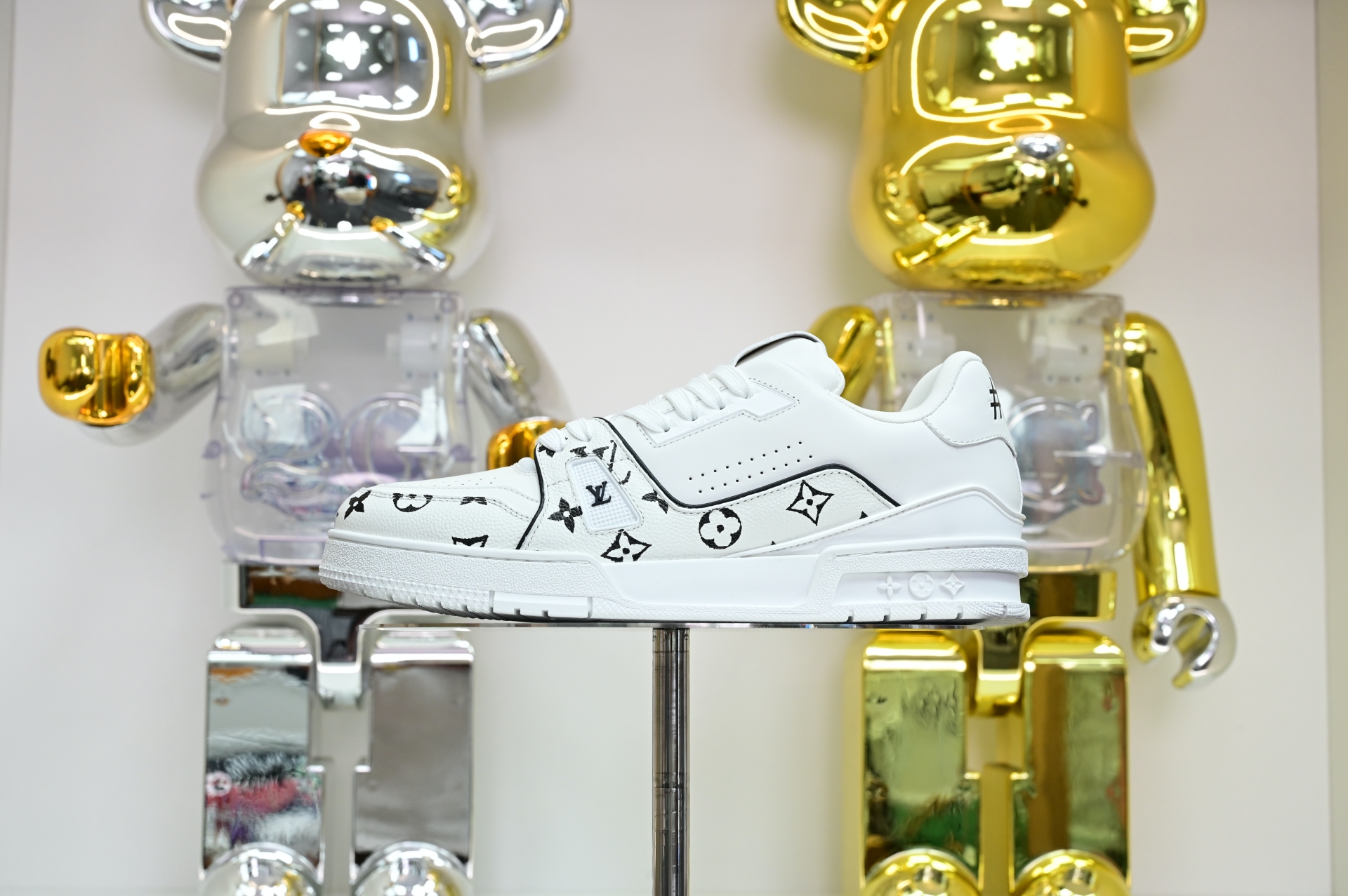 Louis Vuitton  LV   Trainer