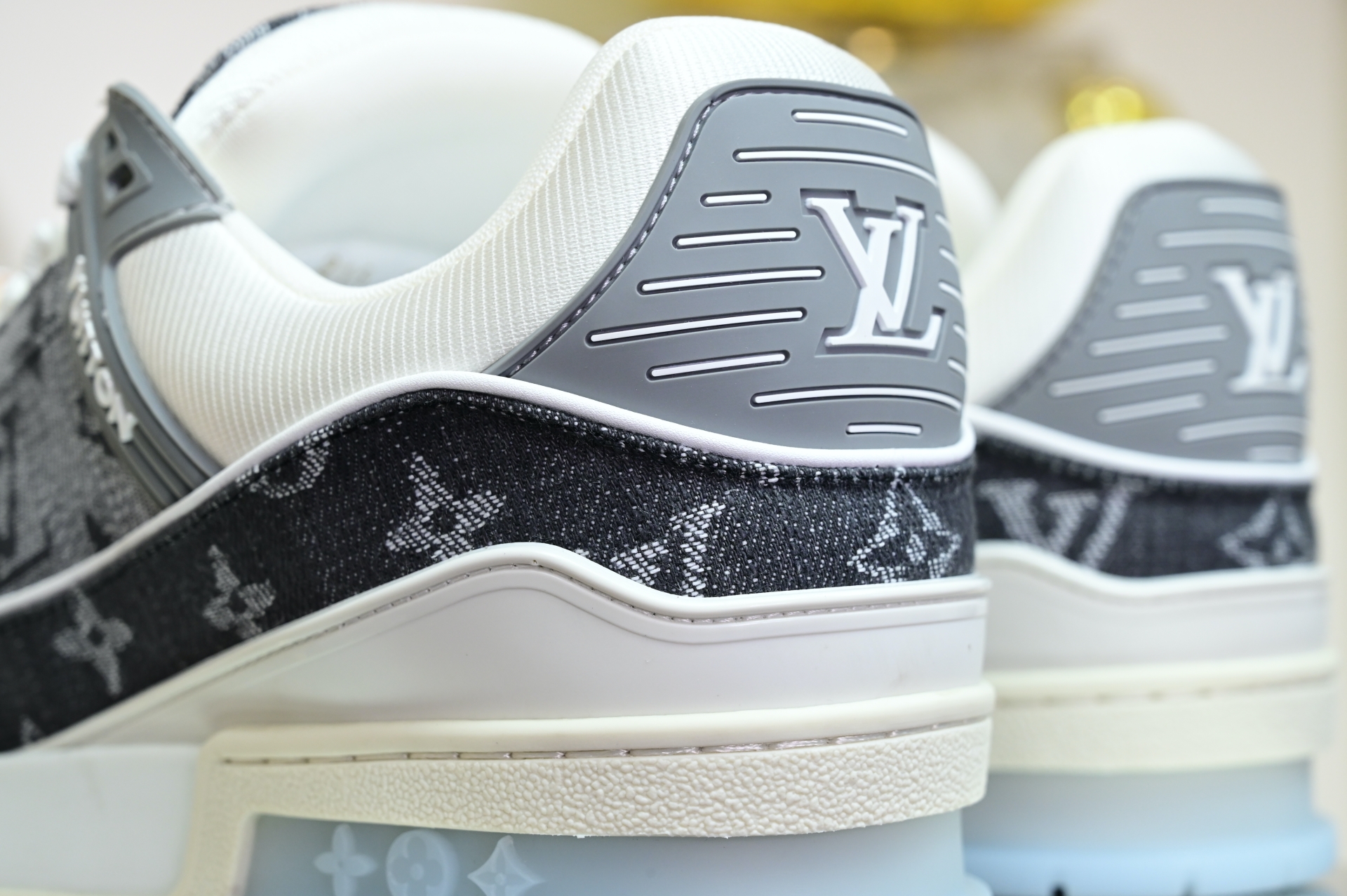 Louis Vuitton  LV   Trainer