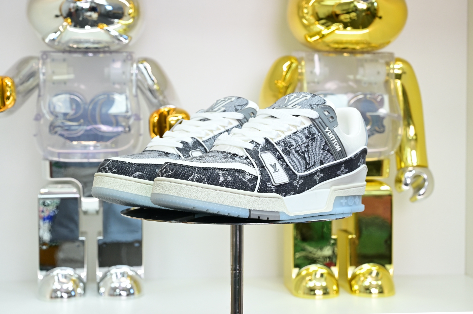 Louis Vuitton  LV   Trainer