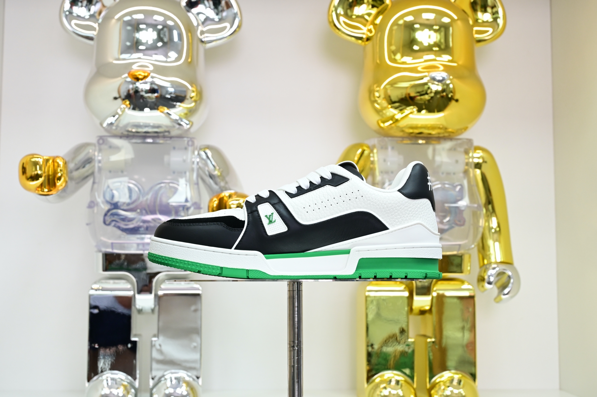 Louis Vuitton  LV   Trainer